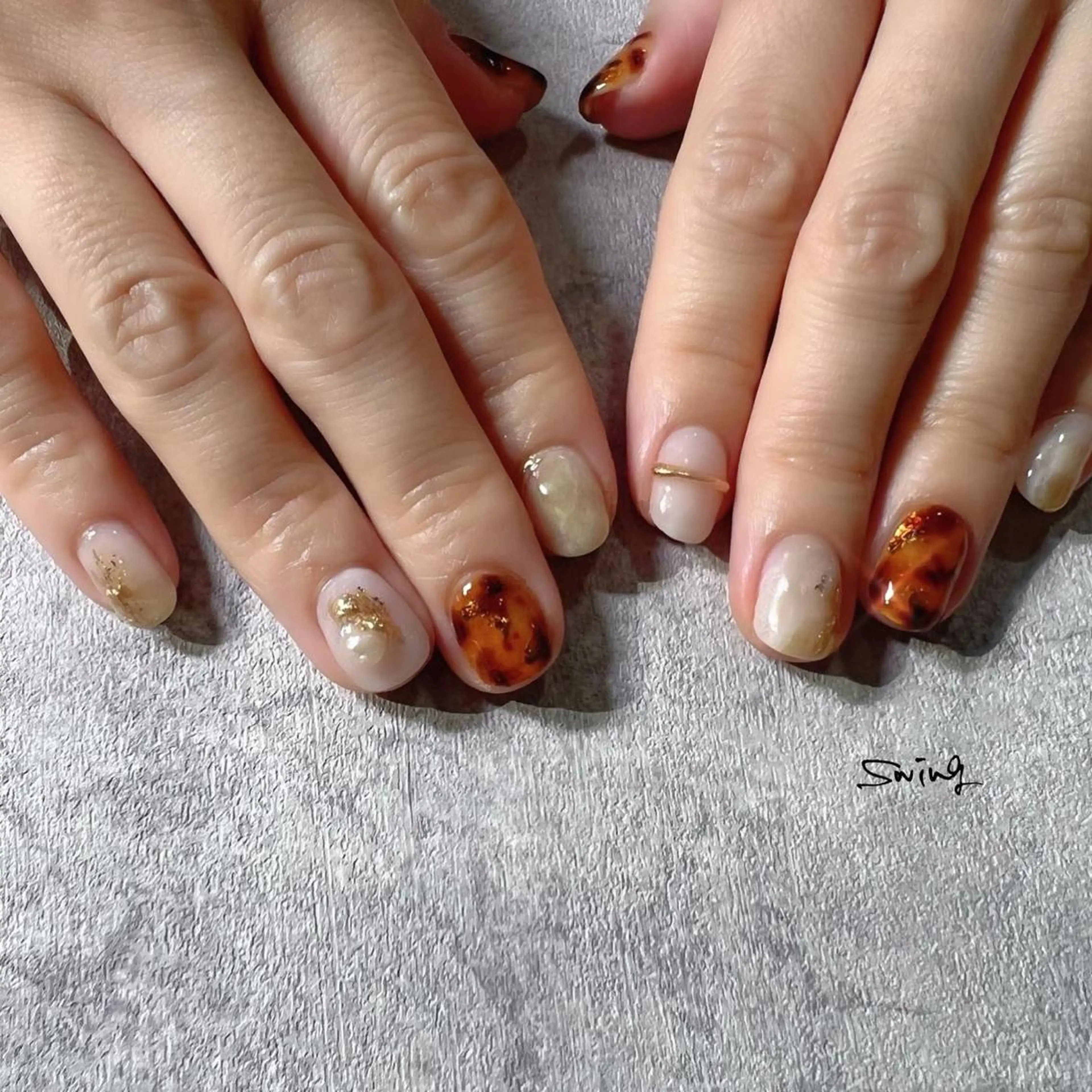 ネイル べっ甲ネイル ニュアンスネイル SWING Nail Salon所属・Yoshida Takakoのネイルデザイン