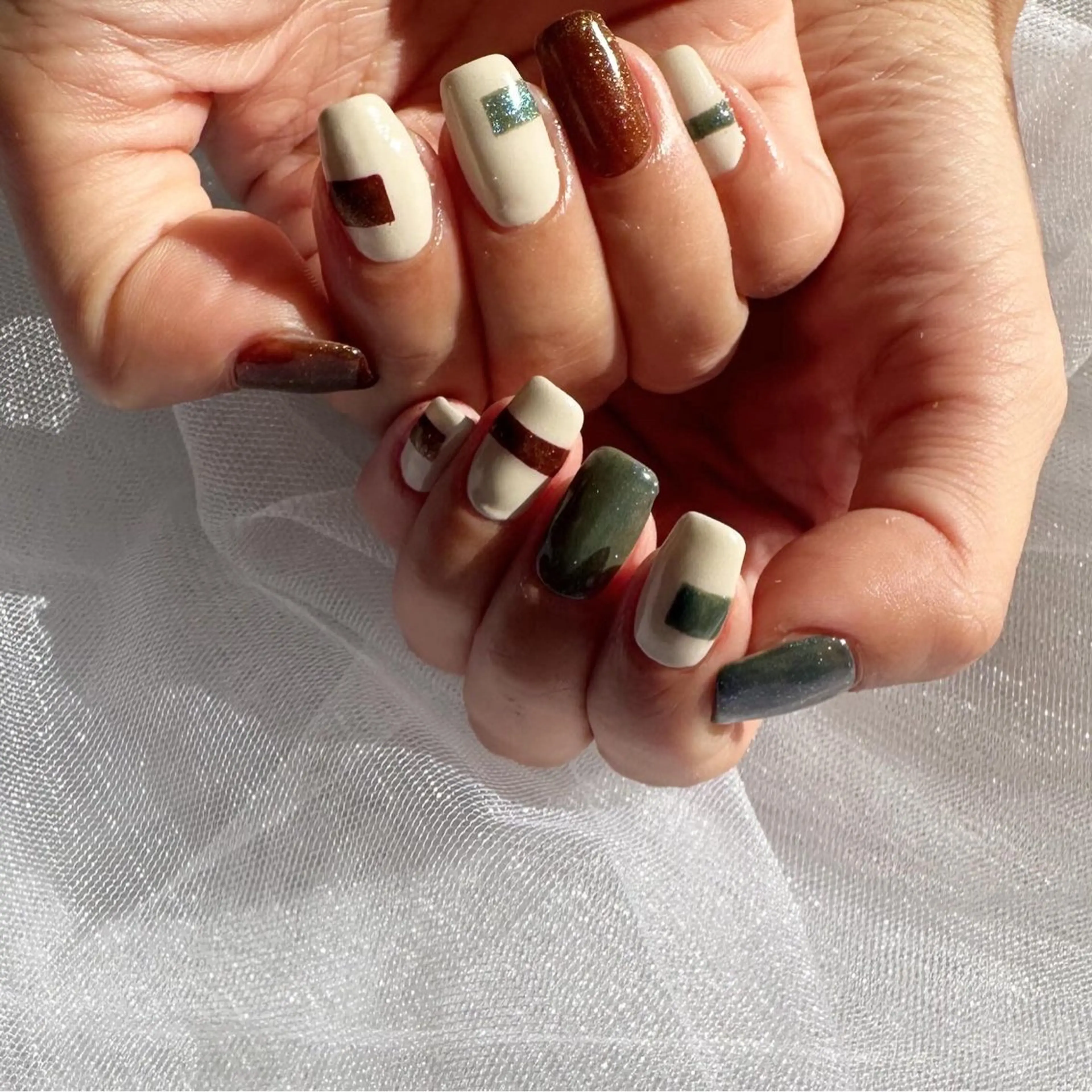 ネイル 氷ネイル・うるうるネイル 韓国ネイル マグネットネイル ニュアンスネイル 🪞KAPE NAIL 🪞のネイルデザイン