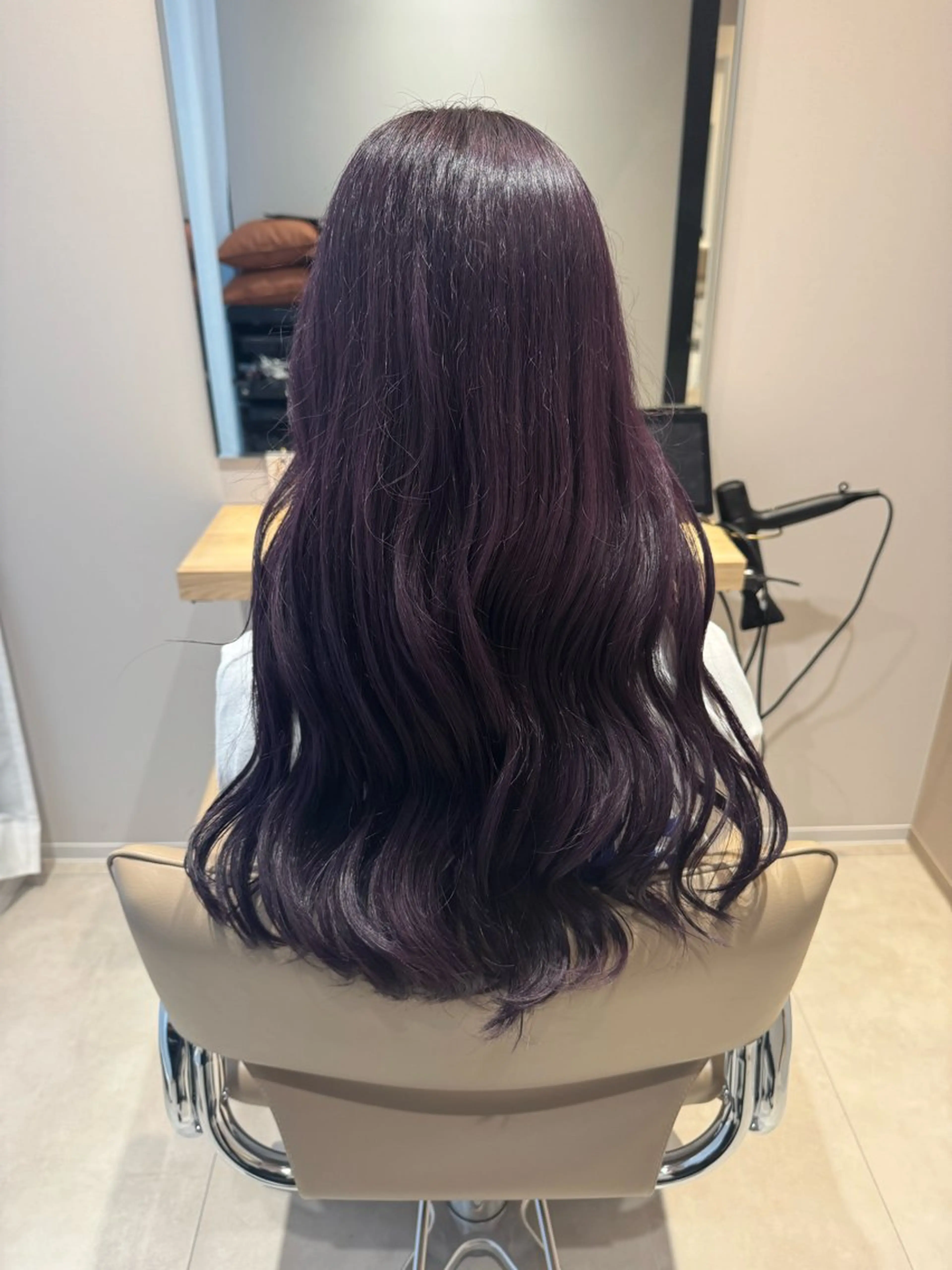 ロング カラー Eleanor spa&treatment 札幌店内にあるシェアサロン【WHITE】所属・シルクハイトーン / 髪質改善🦋MIKUのヘアスタイル