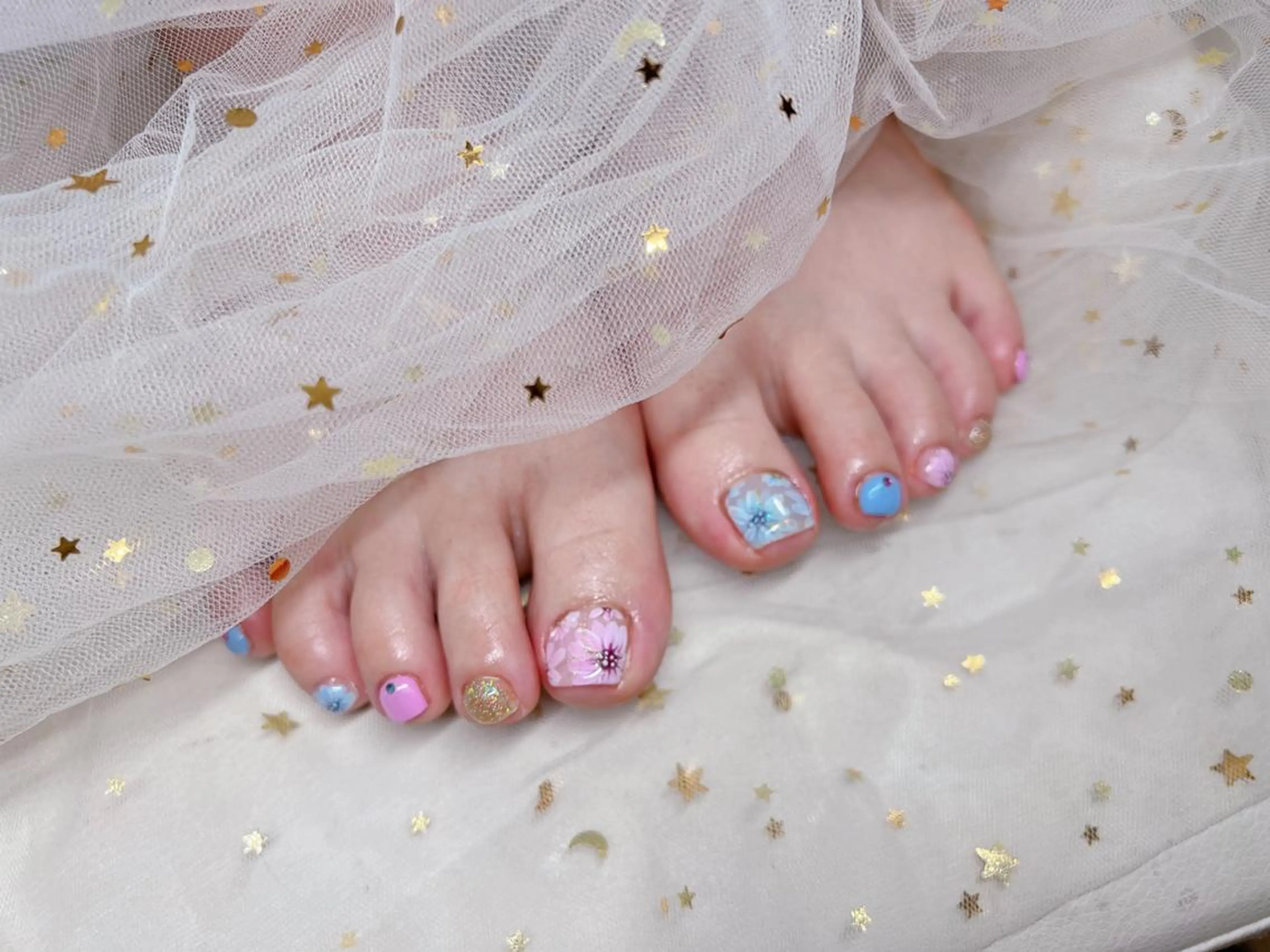 ネイル フラワーネイル フットネイル フレンチネイル 氷ネイル・うるうるネイル マグネットネイル MiKi Nai池袋 長さだし得意のネイルデザイン