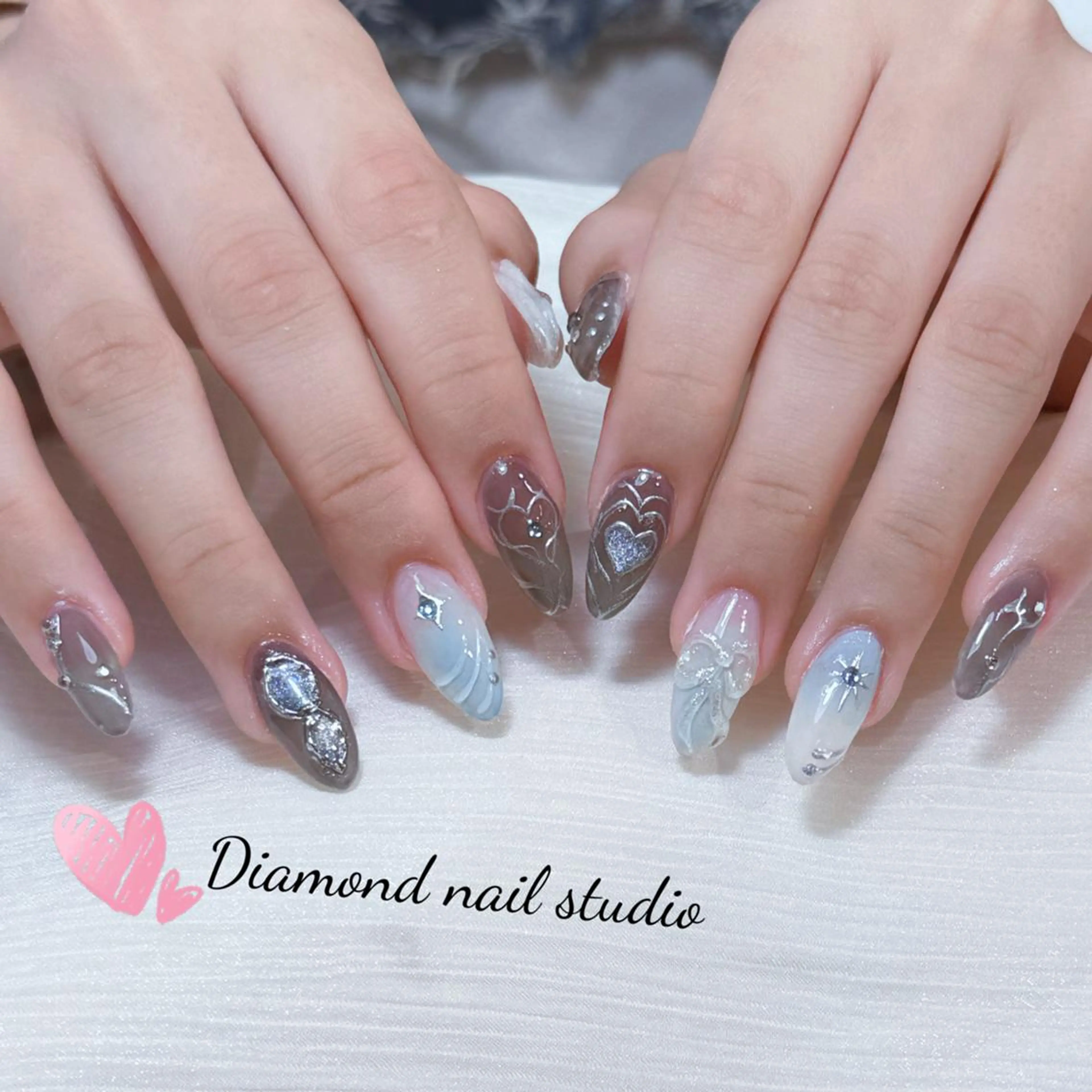 ネイル アートネイル オーロラネイル ガーリー キラキラネイル マグネットネイル ハンドネイル DIAMOND 💅のネイルデザイン