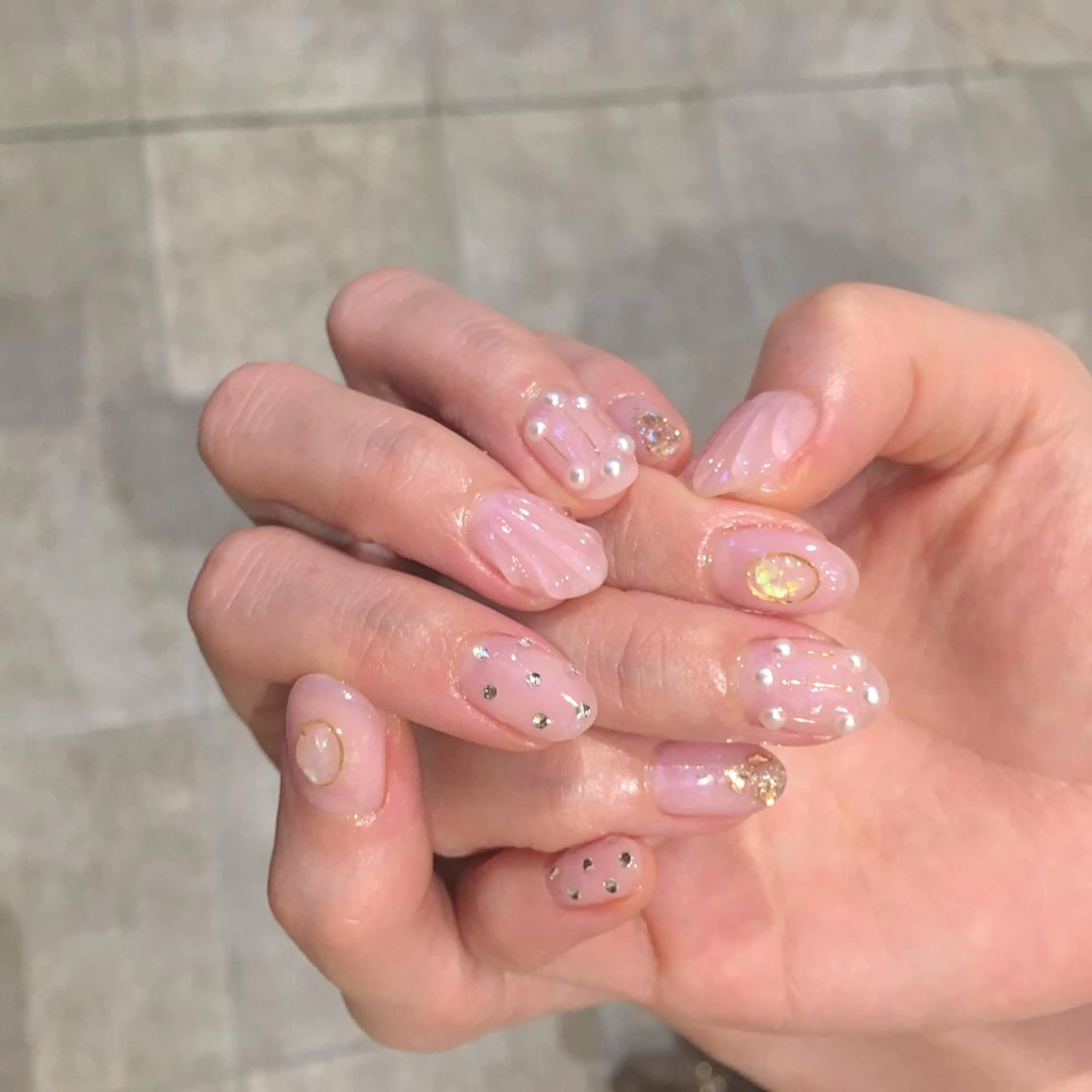 ネイル 氷ネイル・うるうるネイル ピンク Kanon 🤍のネイルデザイン