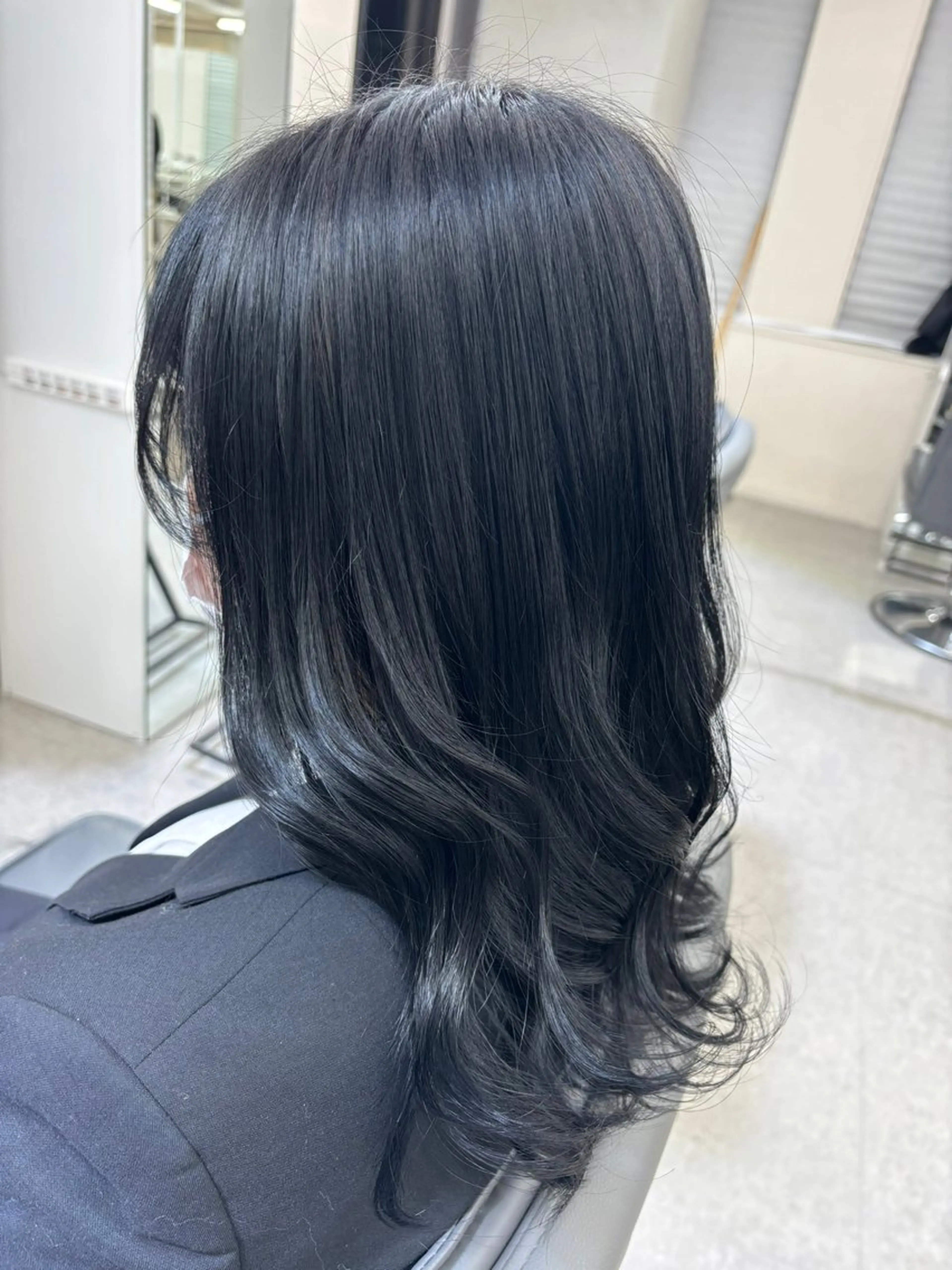 セミロング 韓国風ヘア 腰越 麻奈のヘアスタイル