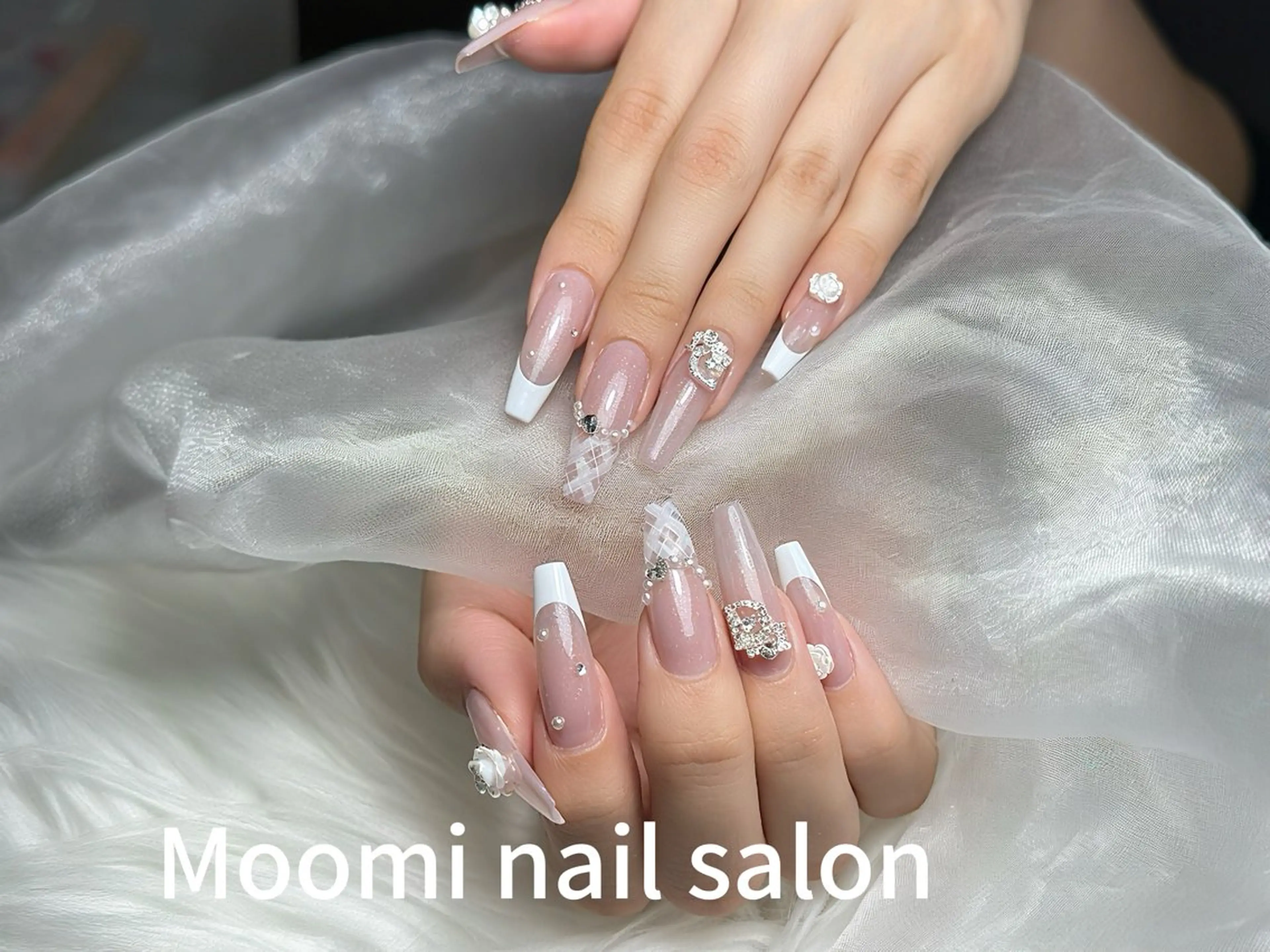 ロング ハンドネイル Moomi nail salonのネイルデザイン