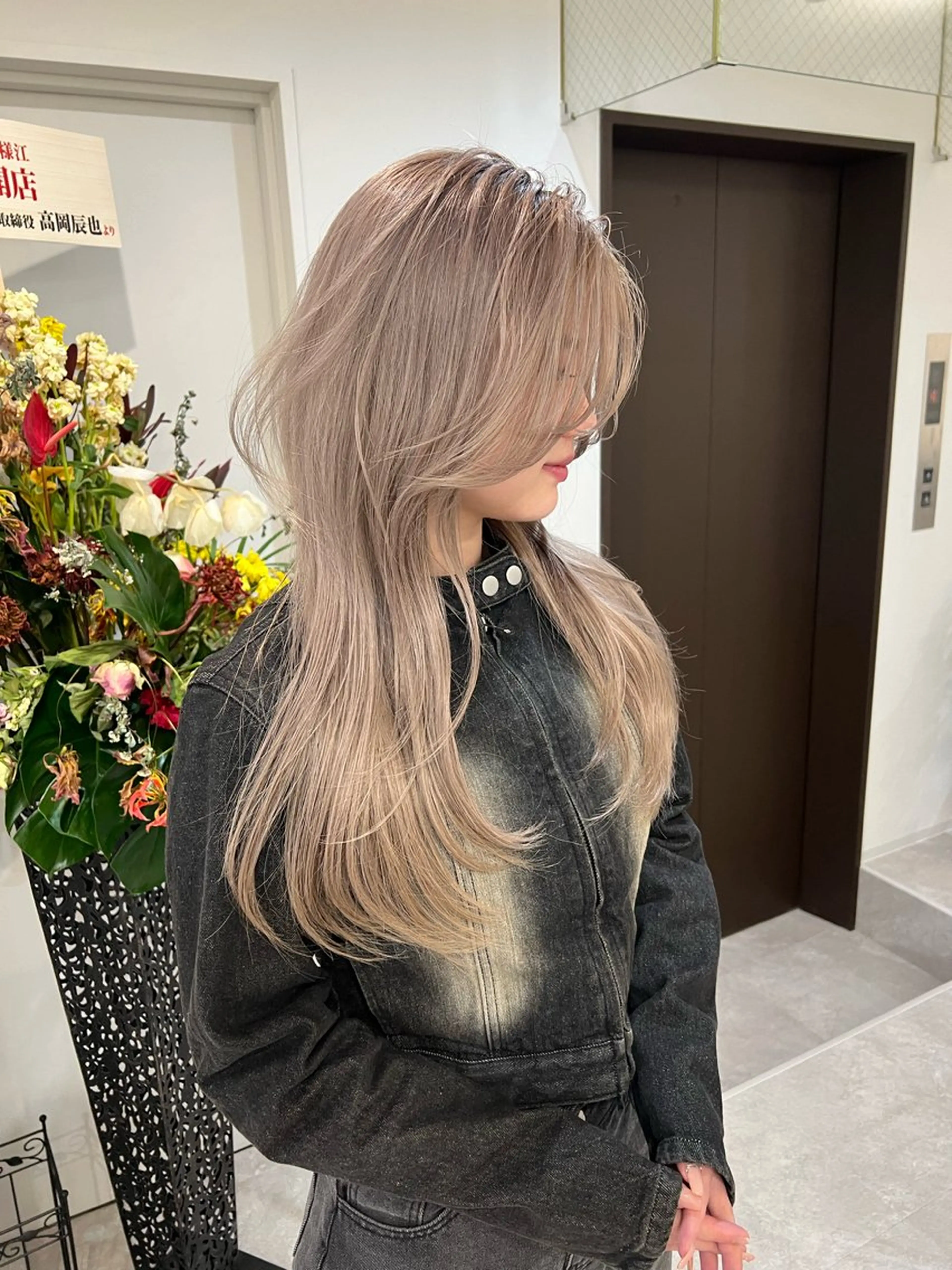 ロング カラー バレイヤージュ ブリーチ ケアブリーチ ダブルカラー ハイライトカラー Via officialのヘアスタイル