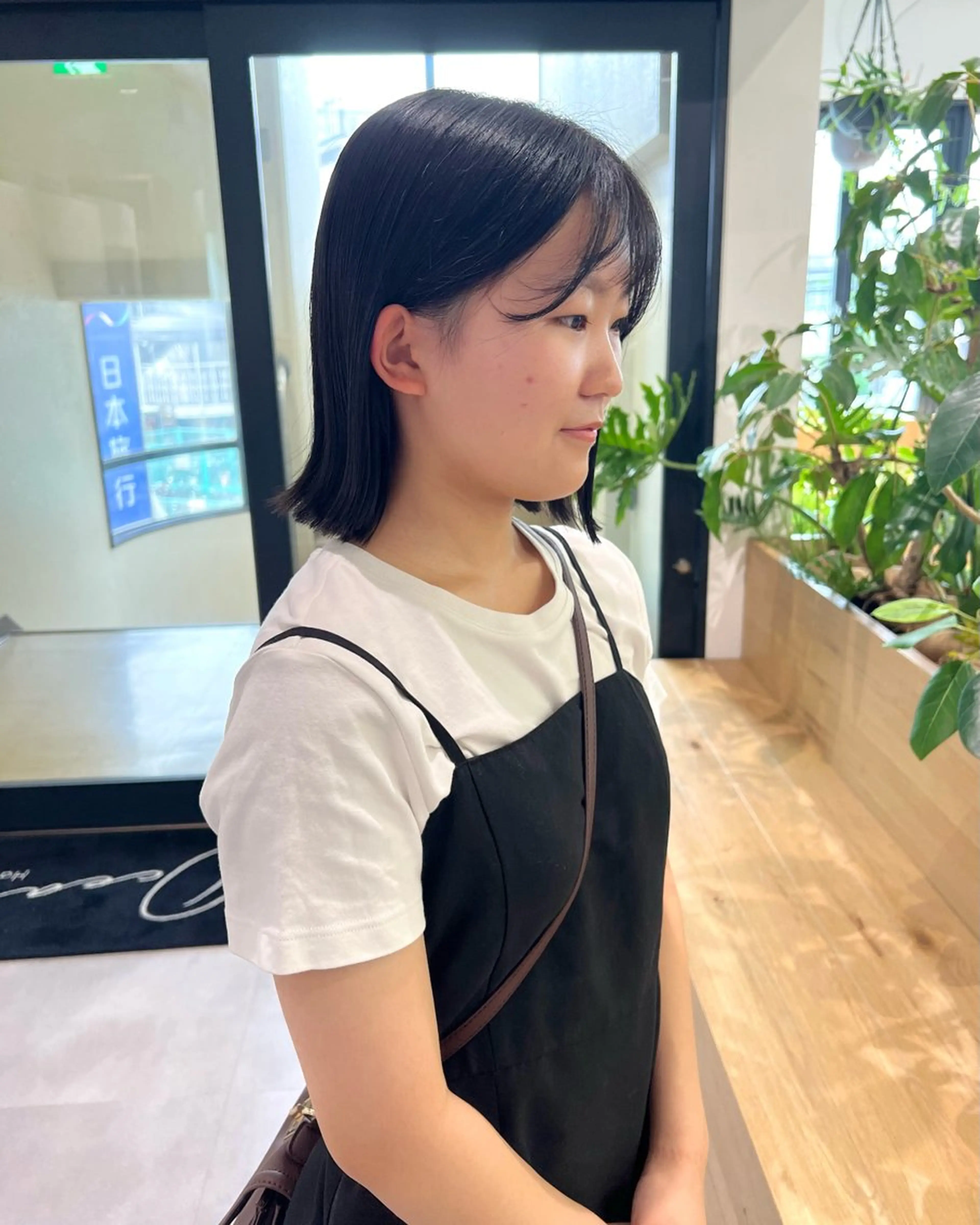 ミディアム カット 田中 愛梨のヘアスタイル