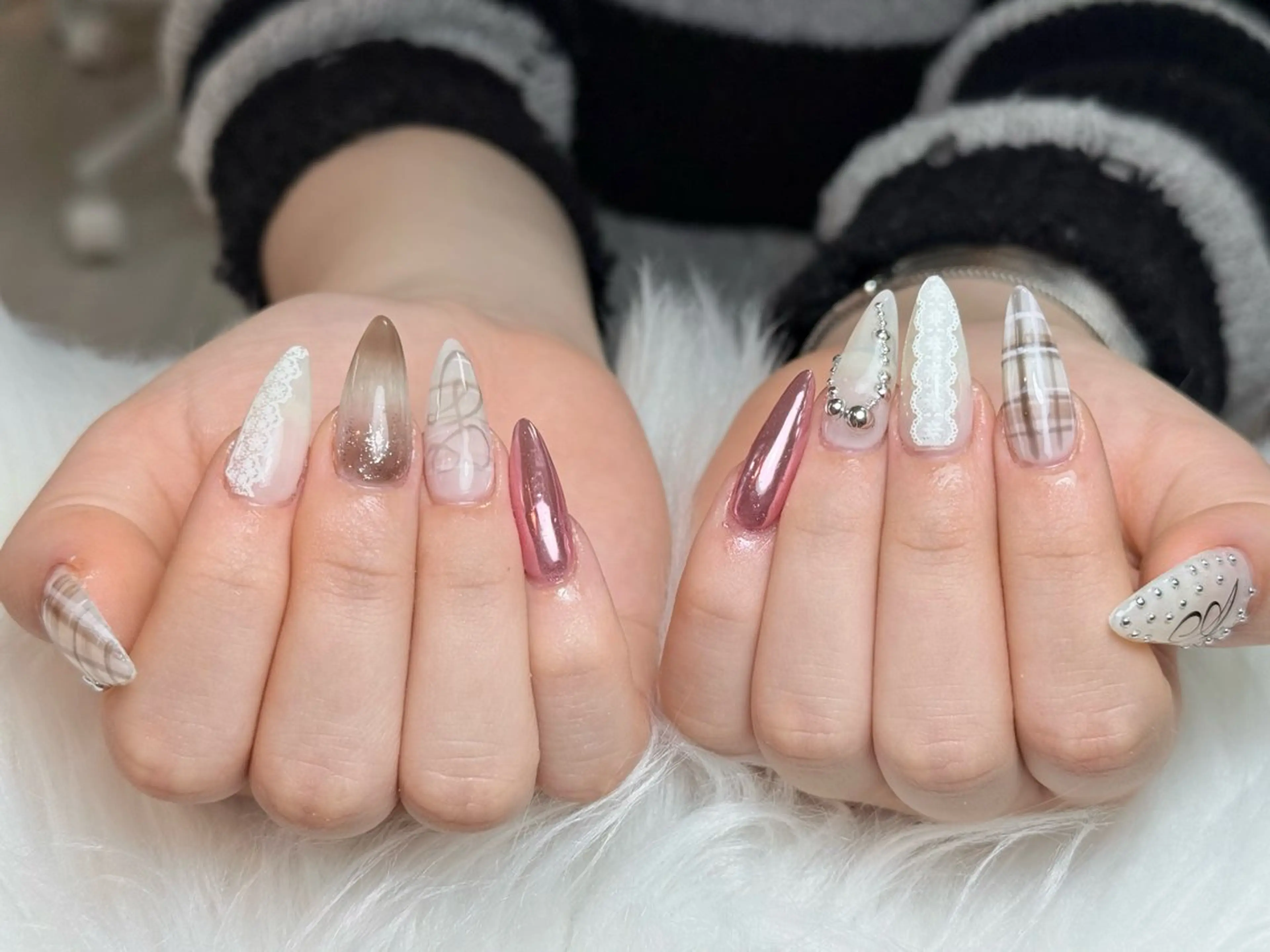 ネイル フレンチネイル ジェルネイル ガーリー 韓国ネイル ロングネイル ハンドネイル タオ チャンのネイルデザイン