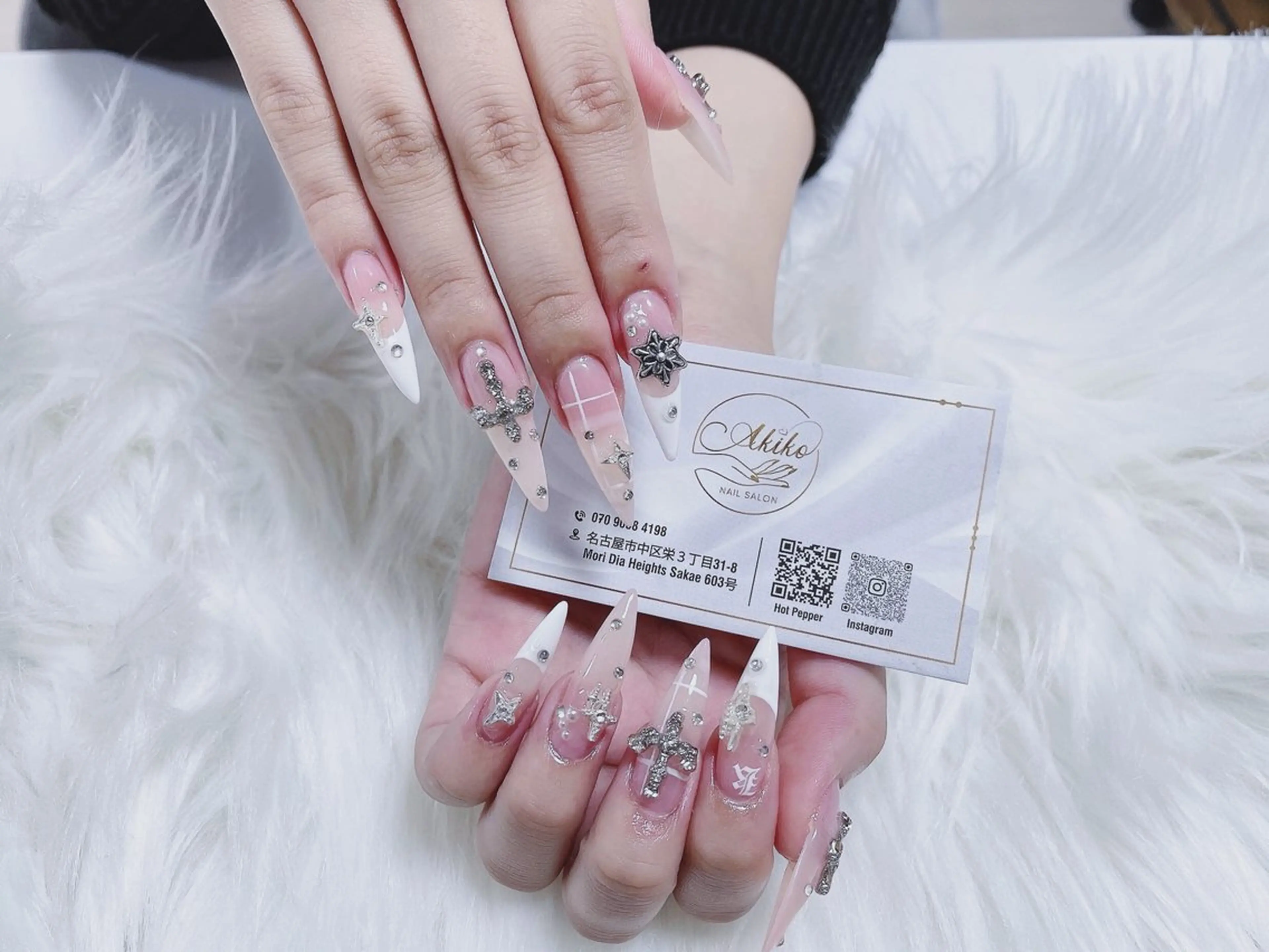 ネイル フットネイル ジェルネイル 韓国ネイル マグネットネイル 持ち込み ハンドネイル Akiko ネイルサロン所属・AKIKO ネイルサロンのネイルデザイン