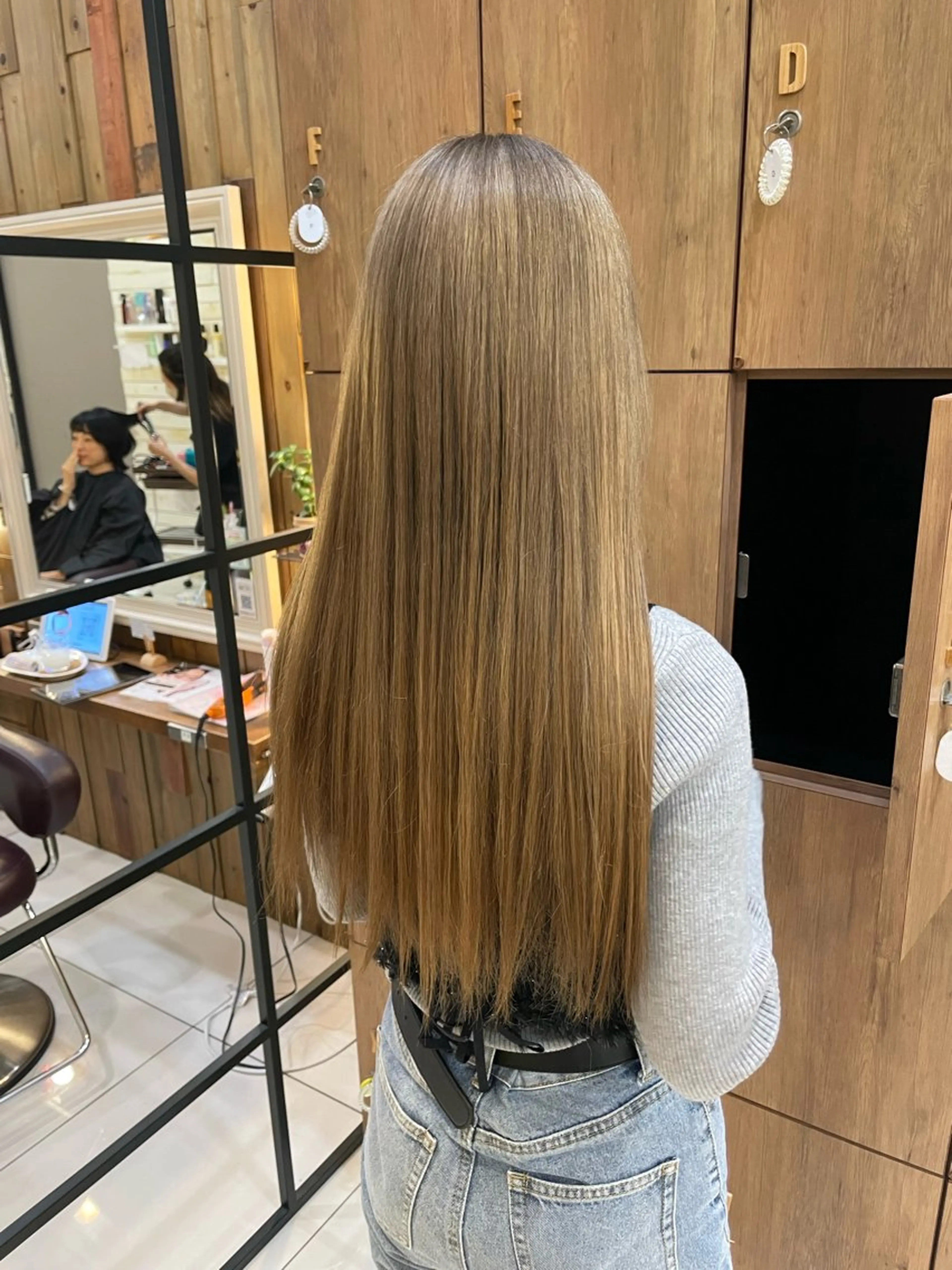 ロング 透明感color吉田 沙羅のヘアスタイル
