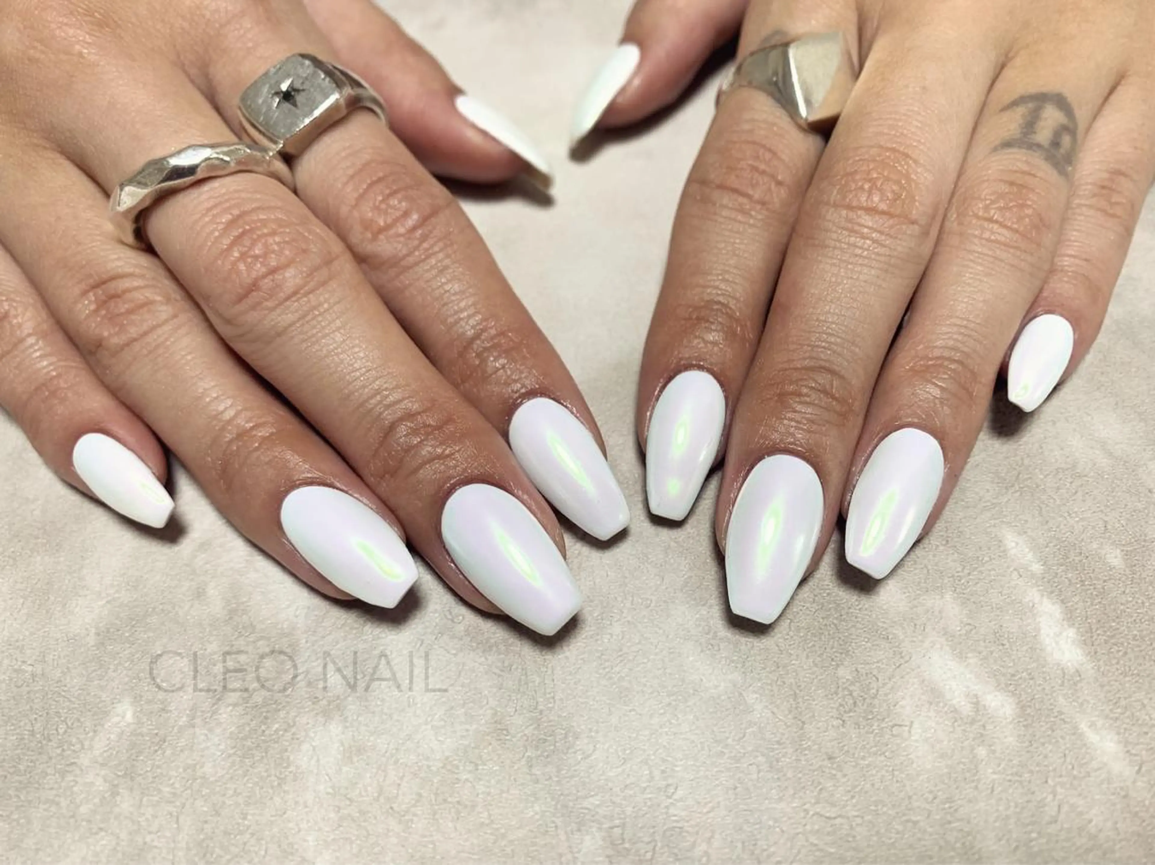 ネイル オーロラネイル 🩵 Shizuhoのネイルデザイン