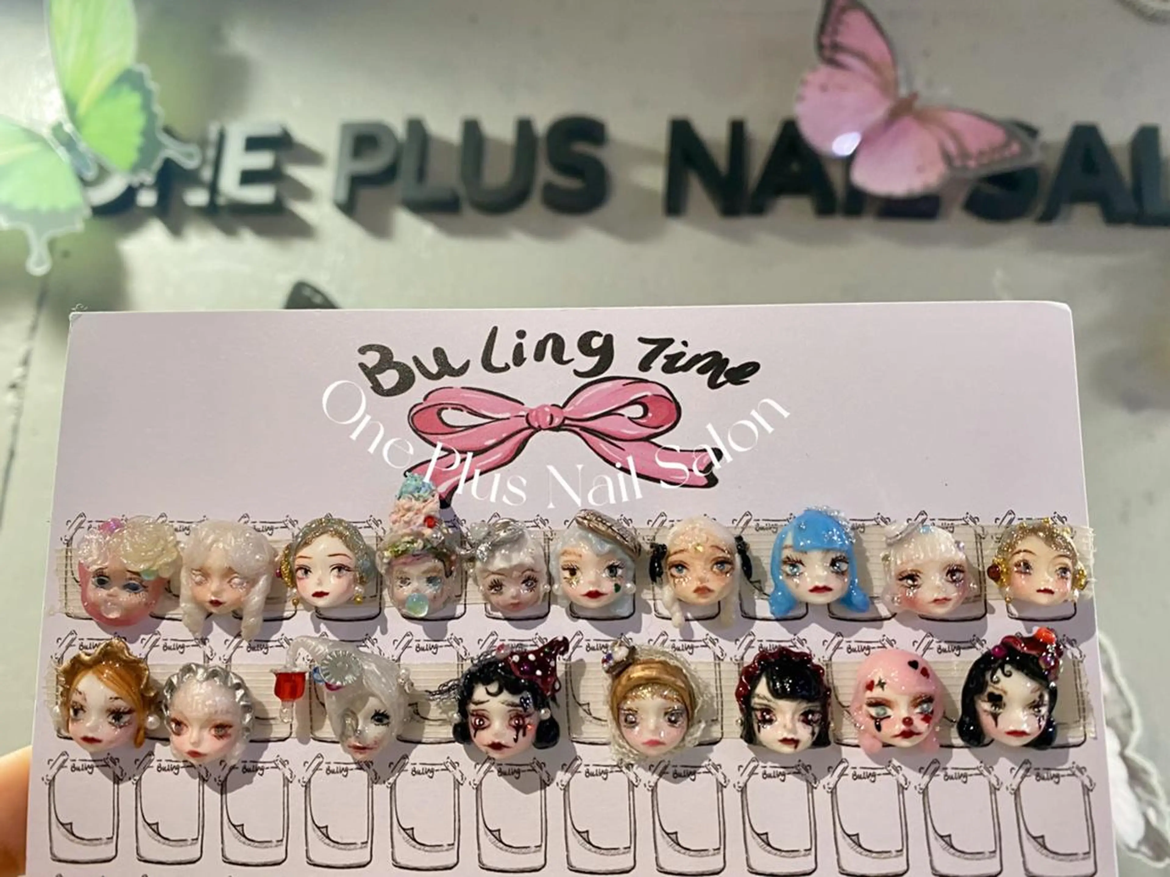 ネイル オーロラネイル キラキラネイル 韓国ネイル マグネットネイル ミラーネイル One Plus Nail Salonのネイルデザイン