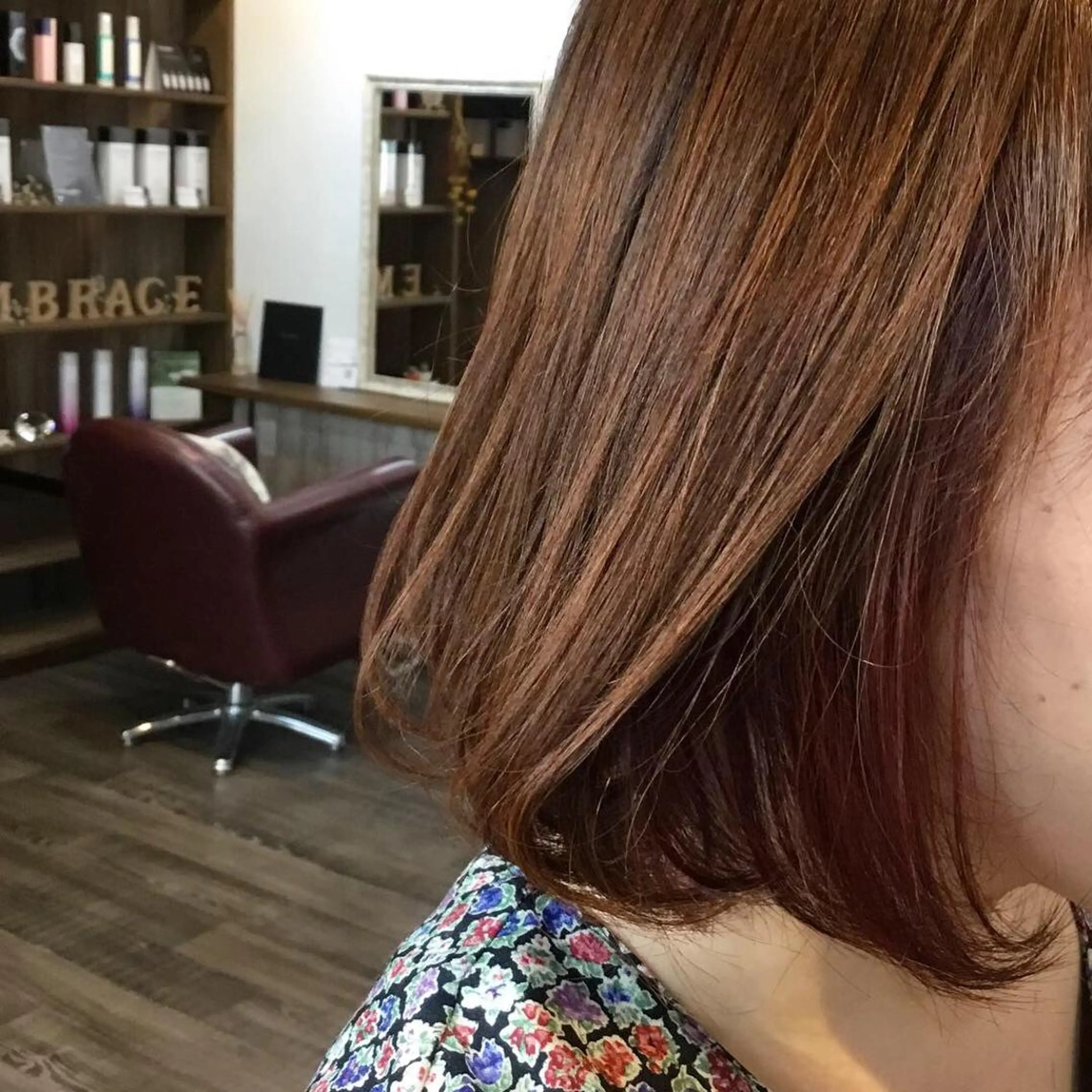 ショート カラー embrace エンブレイスのヘアスタイル