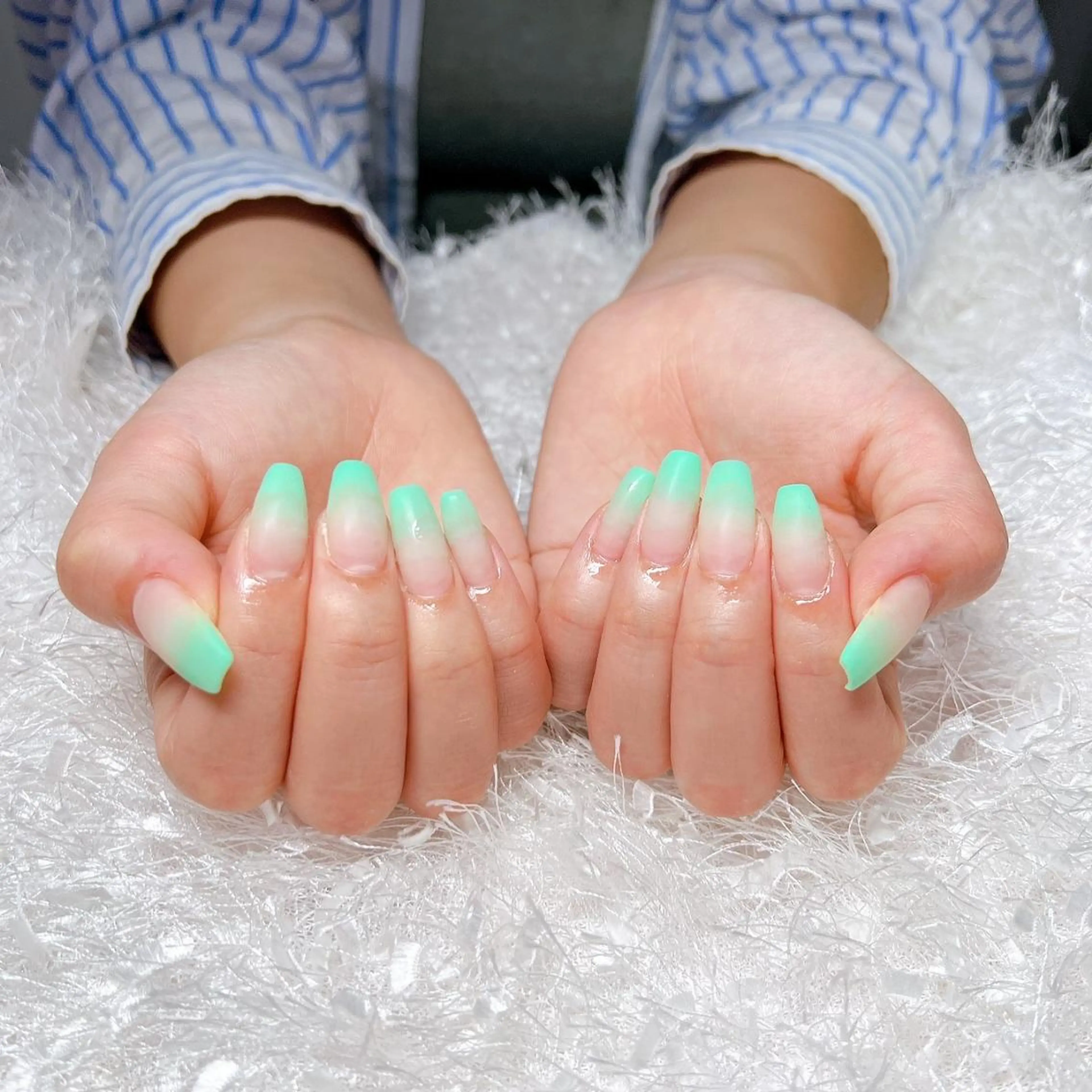 ネイル 長さ出し ジェルネイル グラデーション 韓国ネイル マグネットネイル ハンドネイル Nail&eye Belire 新宿のネイルデザイン