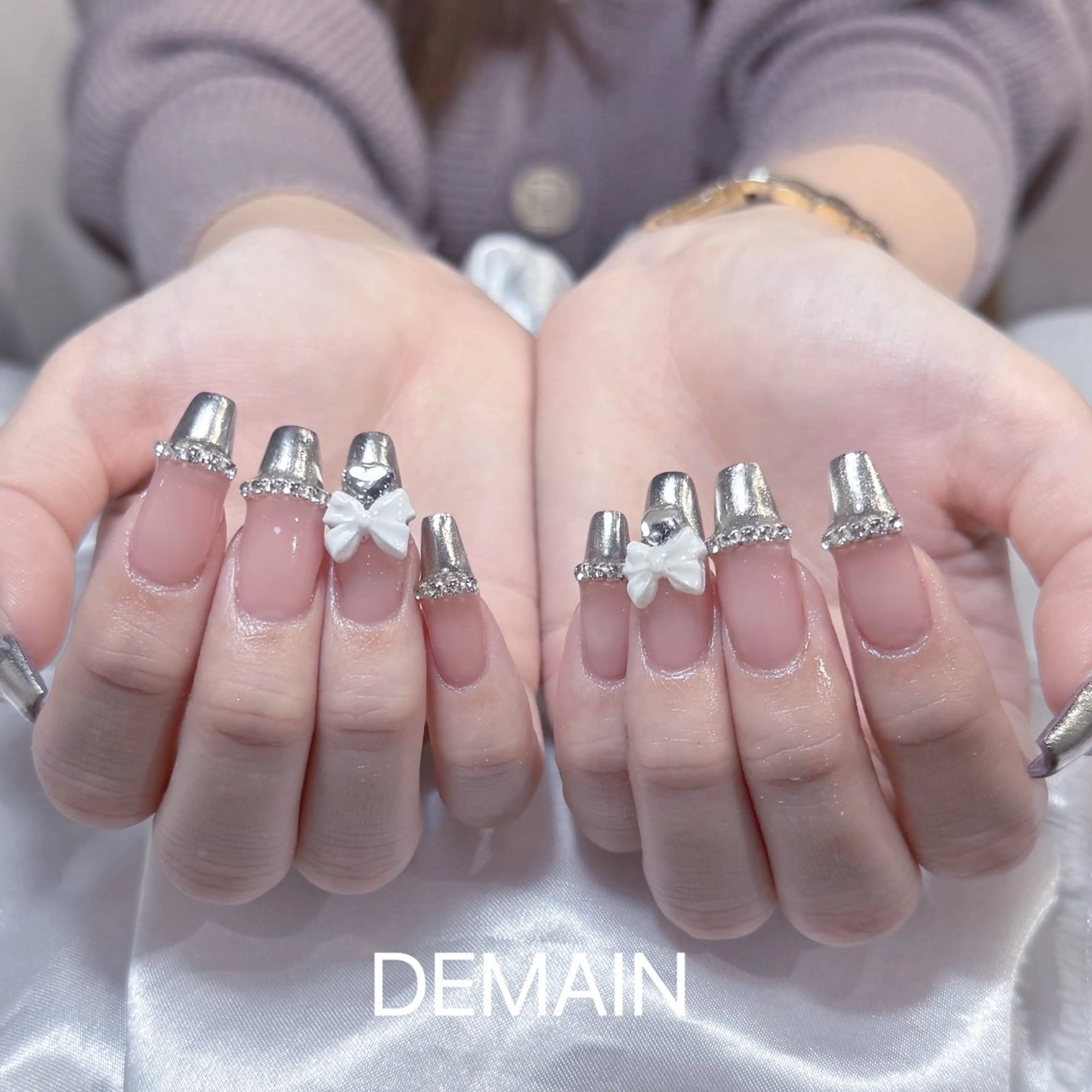 ネイル アートネイル オーロラネイル ガーリー キラキラネイル 韓国ネイル ハンドネイル DEMAIN- 🌸のネイルデザイン