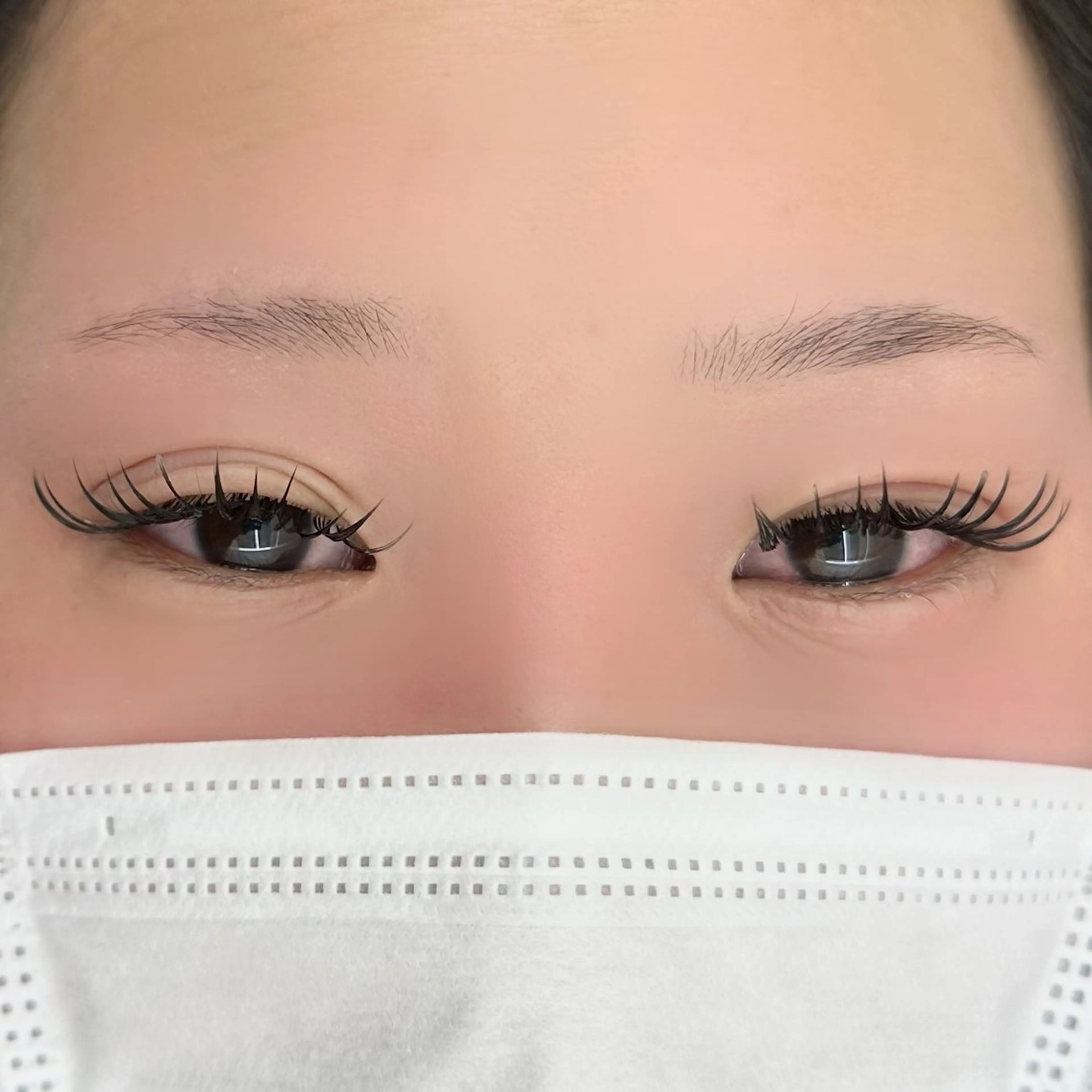 マツエク・マツパ ボリュームラッシュ クロダ ワカハの眉毛・アイブロウイメージ