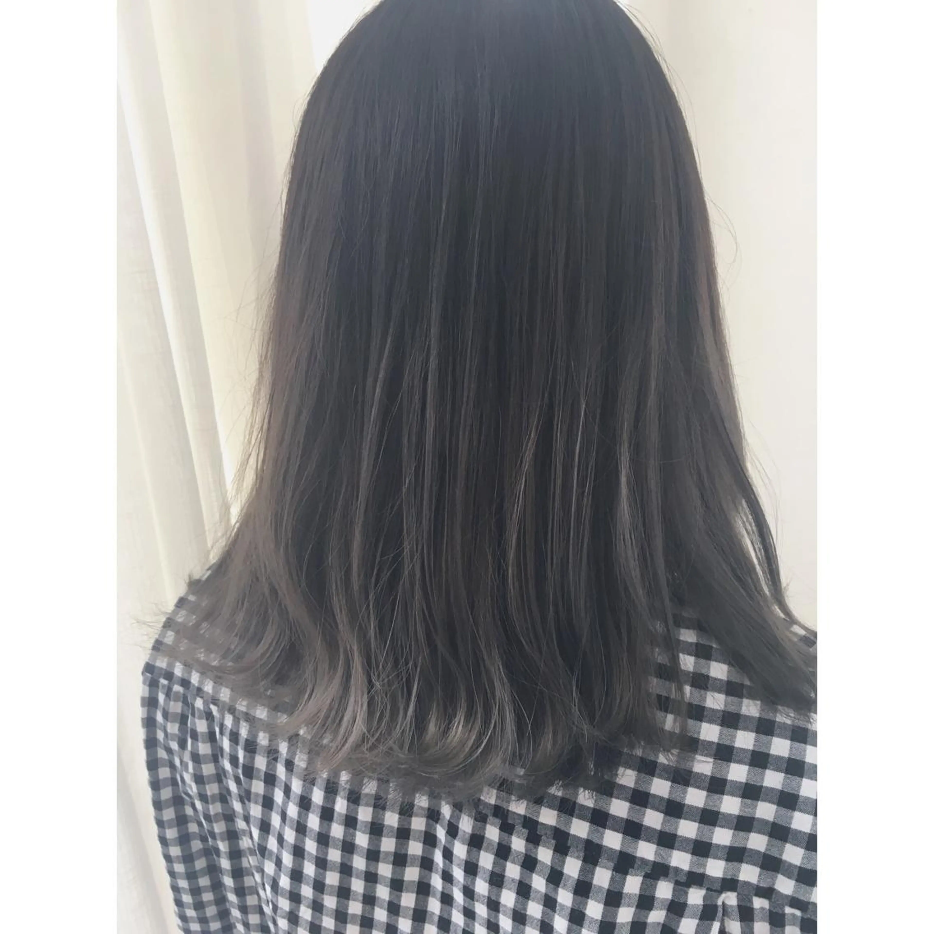 セミロング カラー カット ヘアカラー fio マナミのヘアスタイル