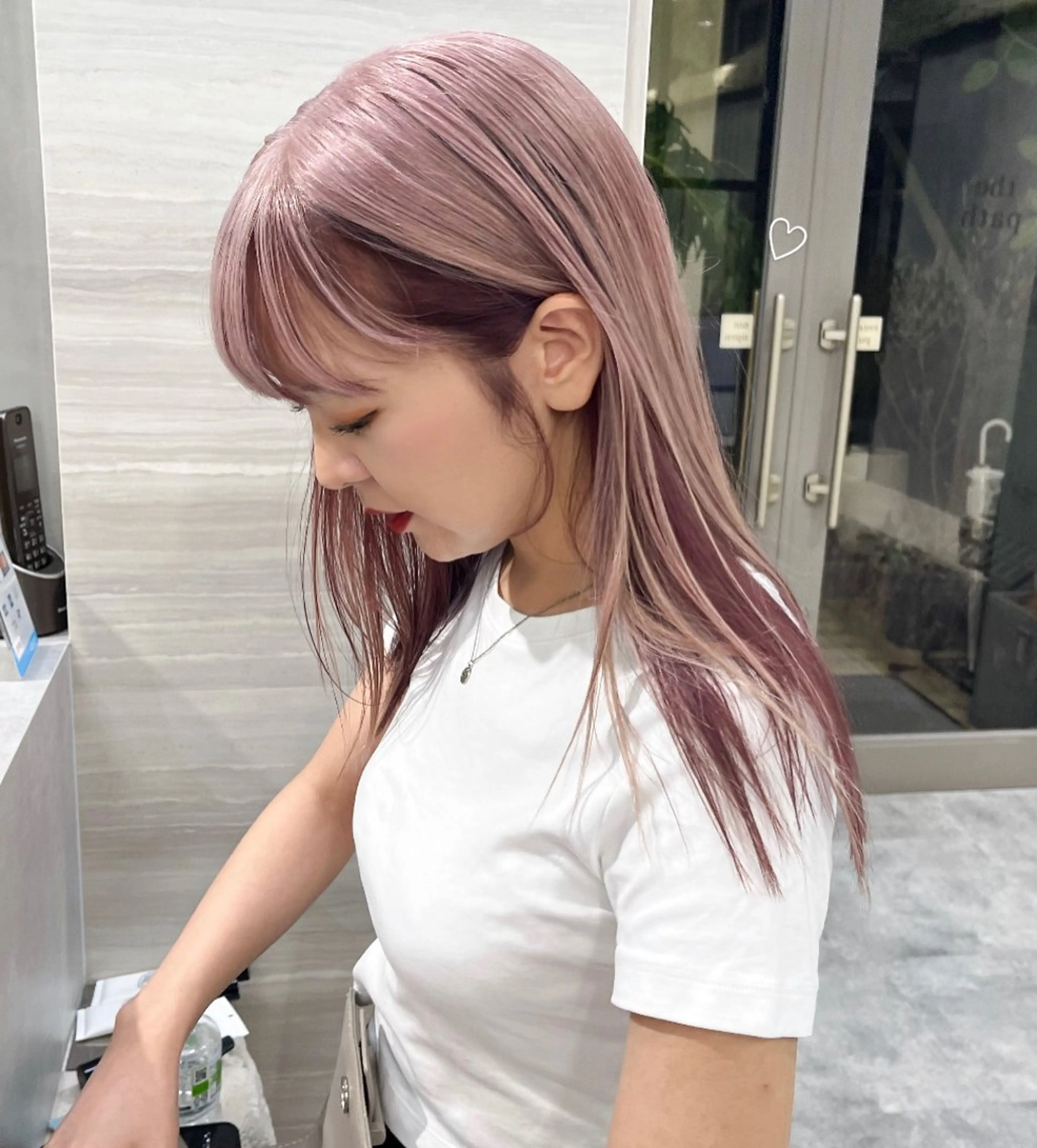 ロング カラー カシス ピンクカラー ナツミ/透明感カラー /酸性ストレートのヘアスタイル