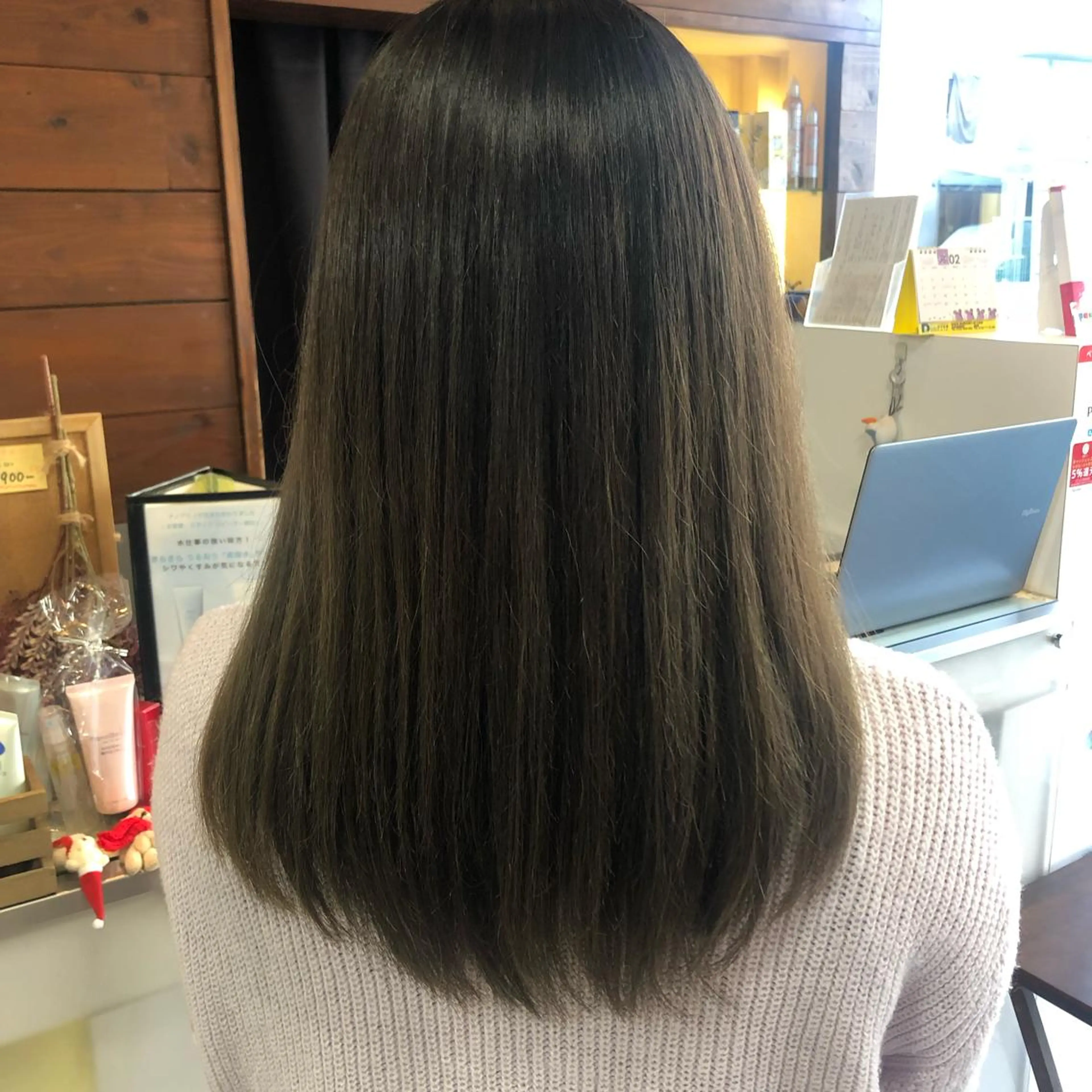 カラー インナー×縮毛矯正 ピンクカラー澤井里菜のヘアスタイル