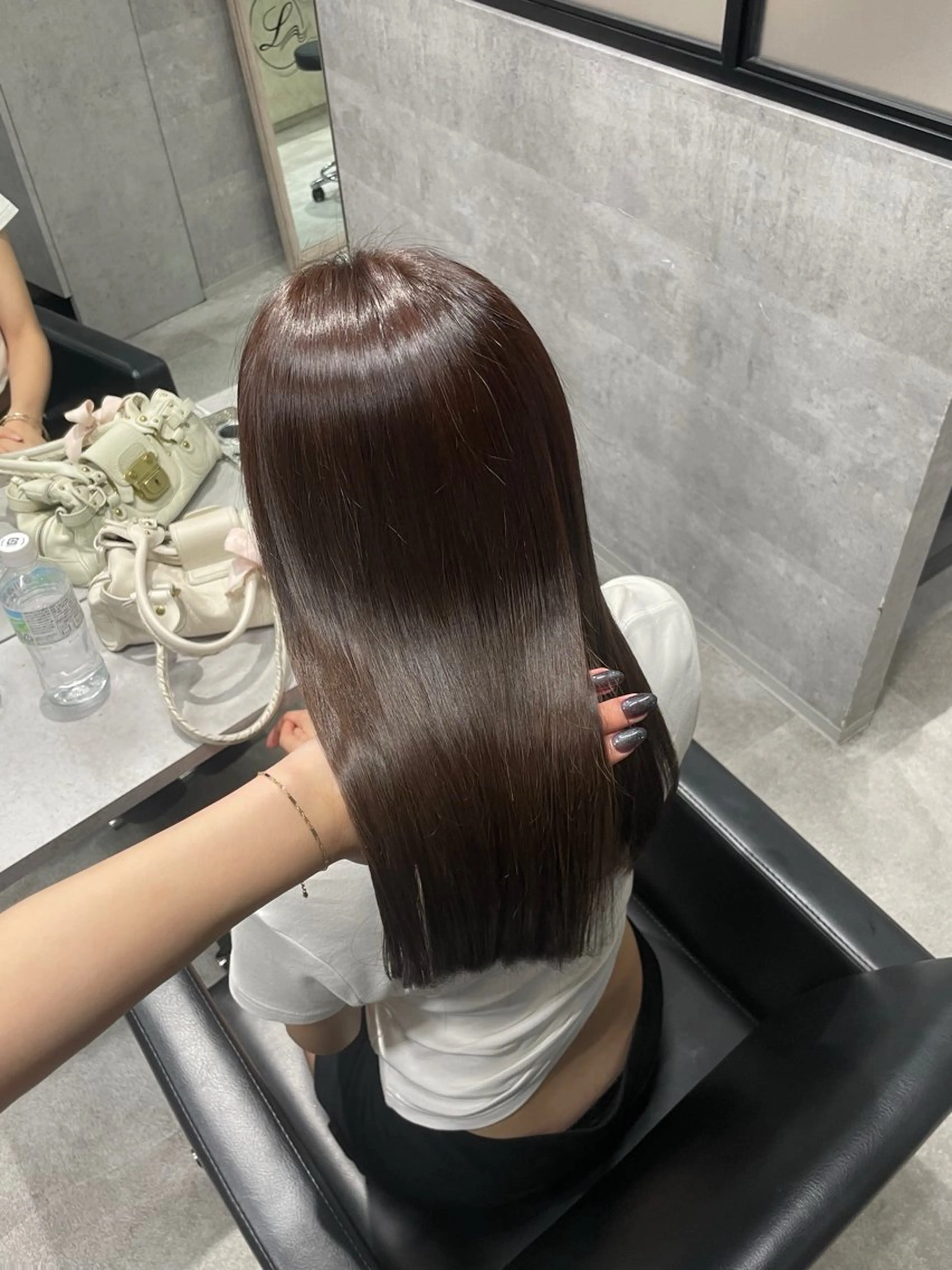 ミディアム 出口 千乃のヘアスタイル