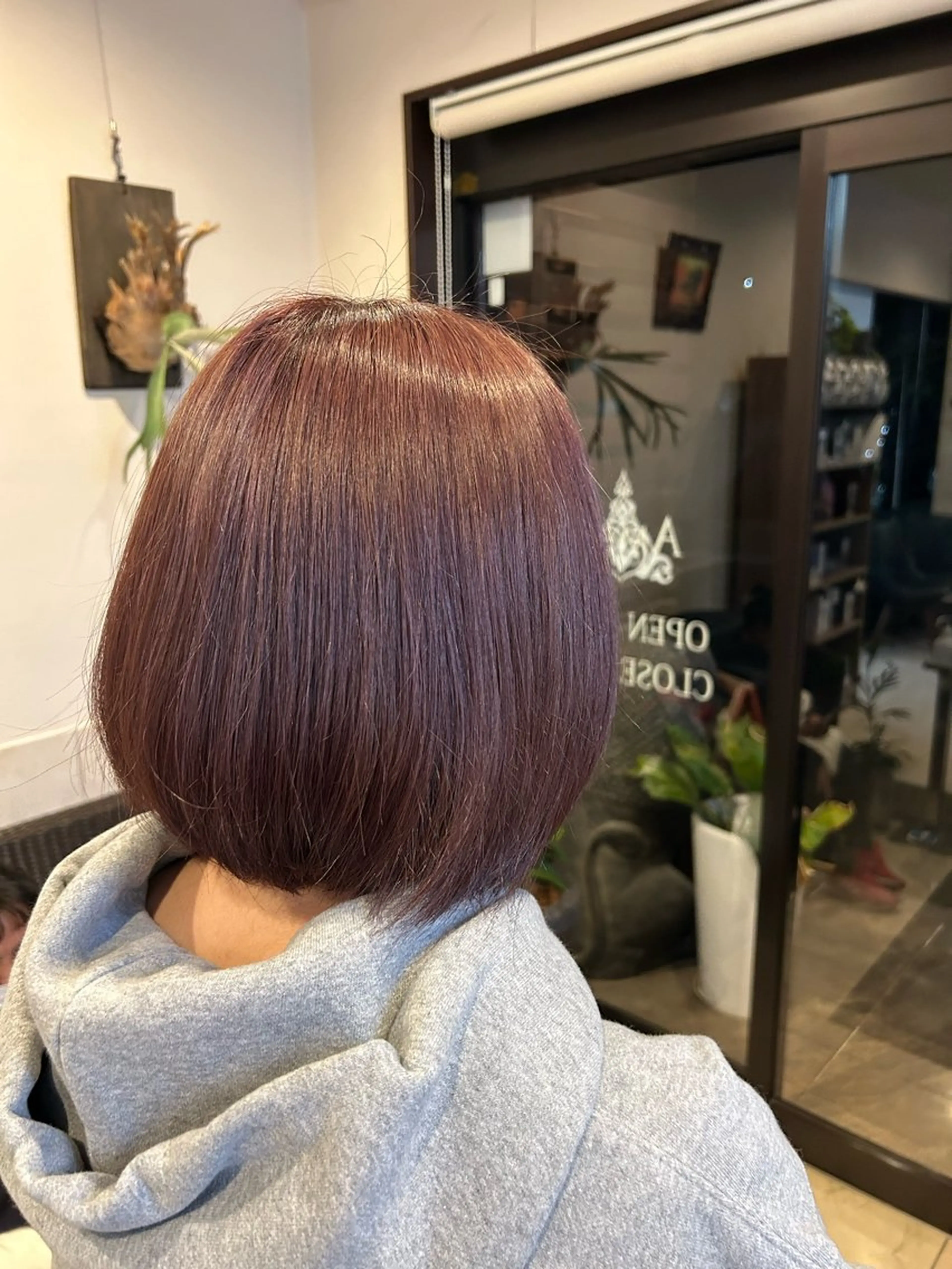 ミディアム ピンクブラウン ヘアカラー 篠田 蒼のヘアスタイル