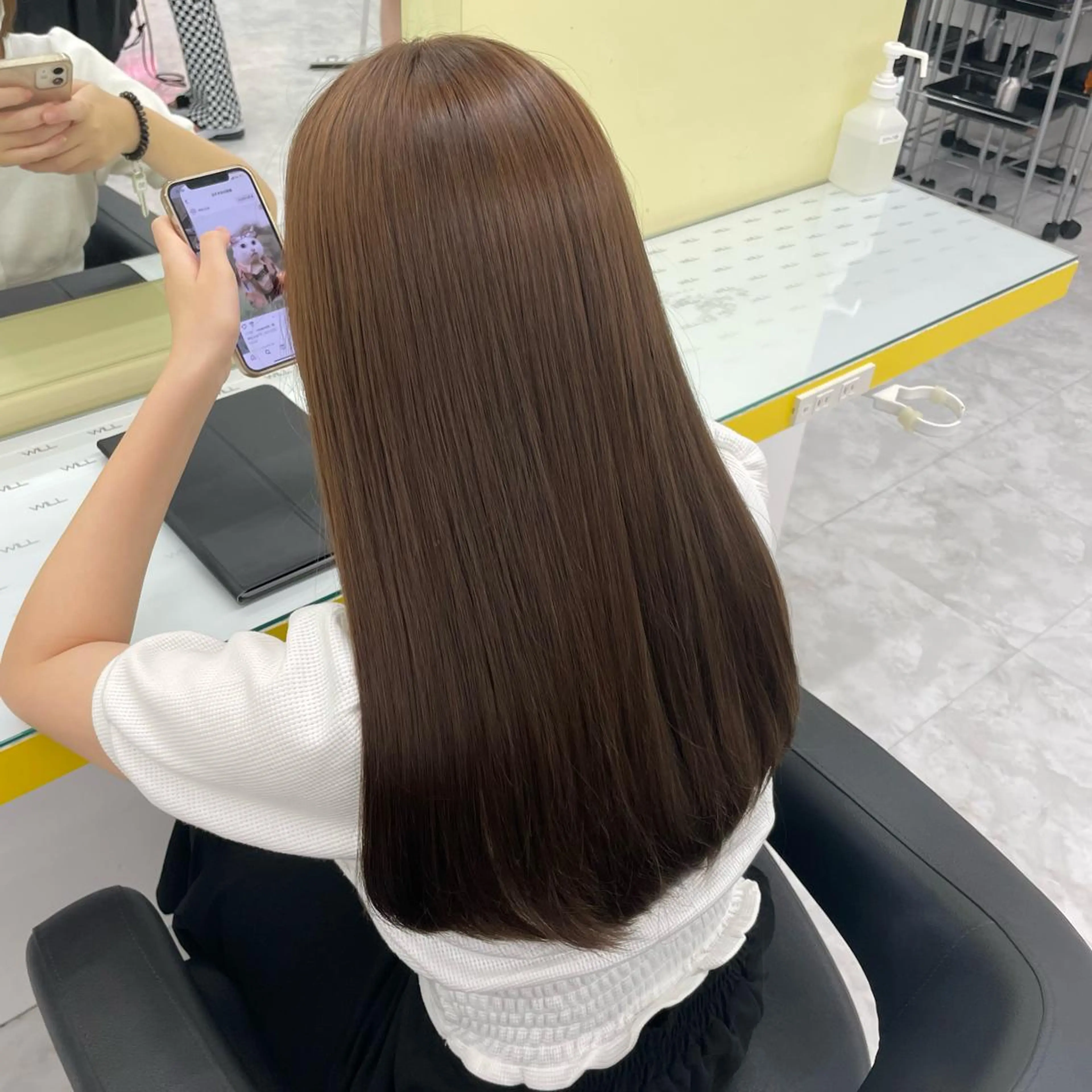 ミディアム カラー ヘアアレンジ カット ヘアカラー トリートメント ヘッドスパ ヘアセット ☁️縮毛矯正✖️ 透明感☁️りくのヘアスタイル