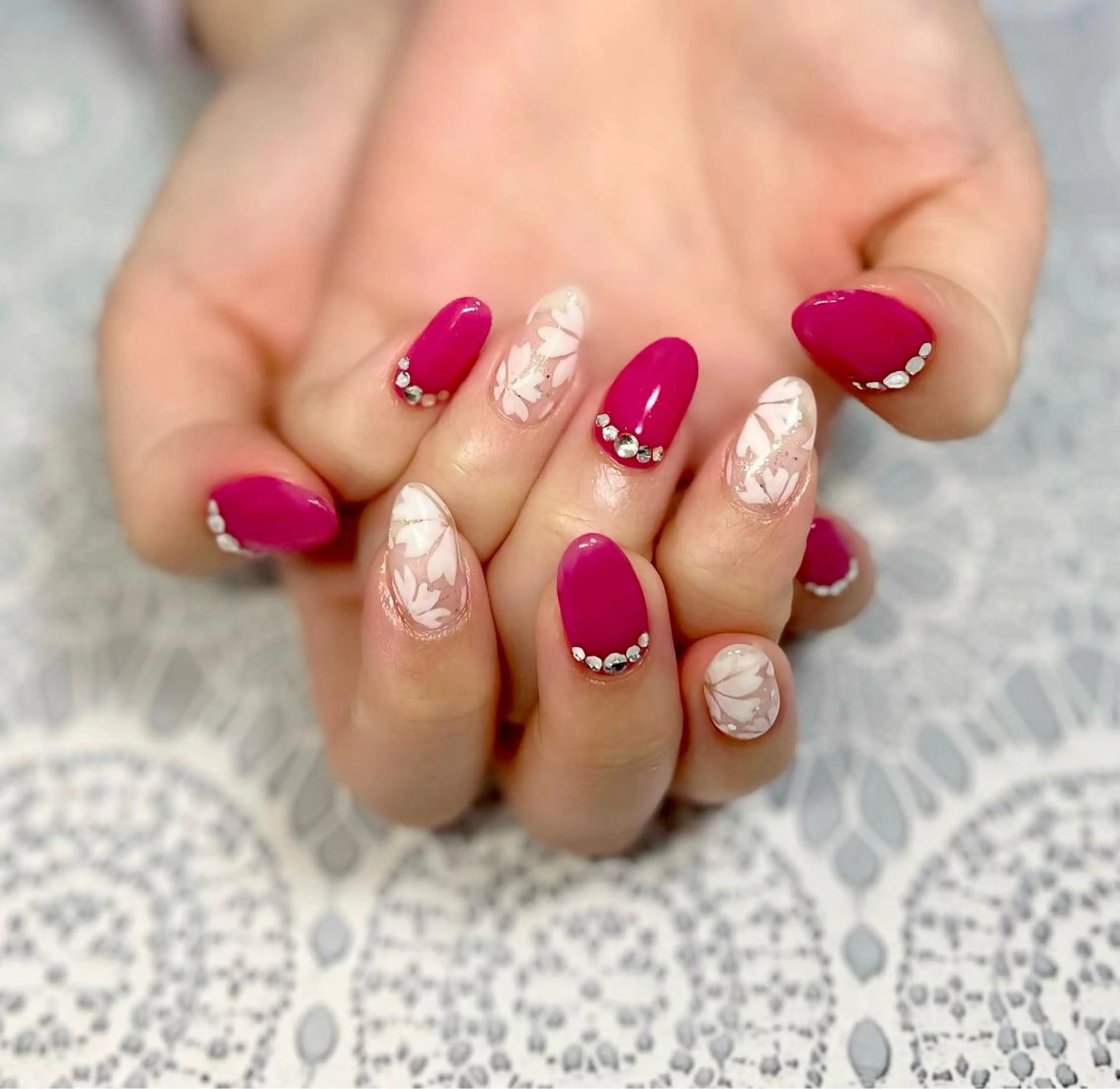 ネイル 桜ネイル ピンク 春ネイル ストーンネイル ハンドネイル shonan_ kairiのネイルデザイン