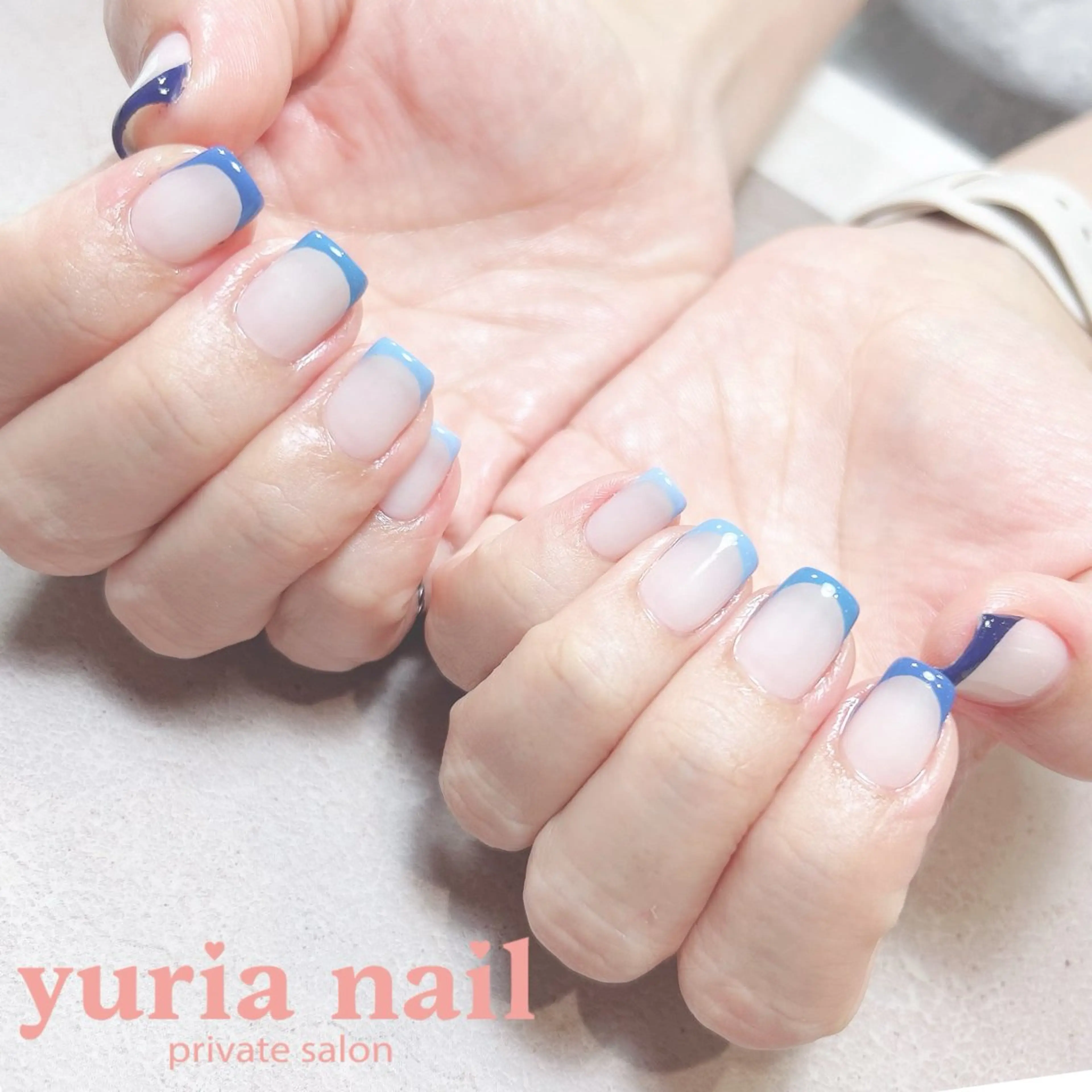 ネイル ブルー フレンチネイル ジェルネイル グラデーション 持ち込み ハンドネイル 小林 ゆりあのネイルデザイン