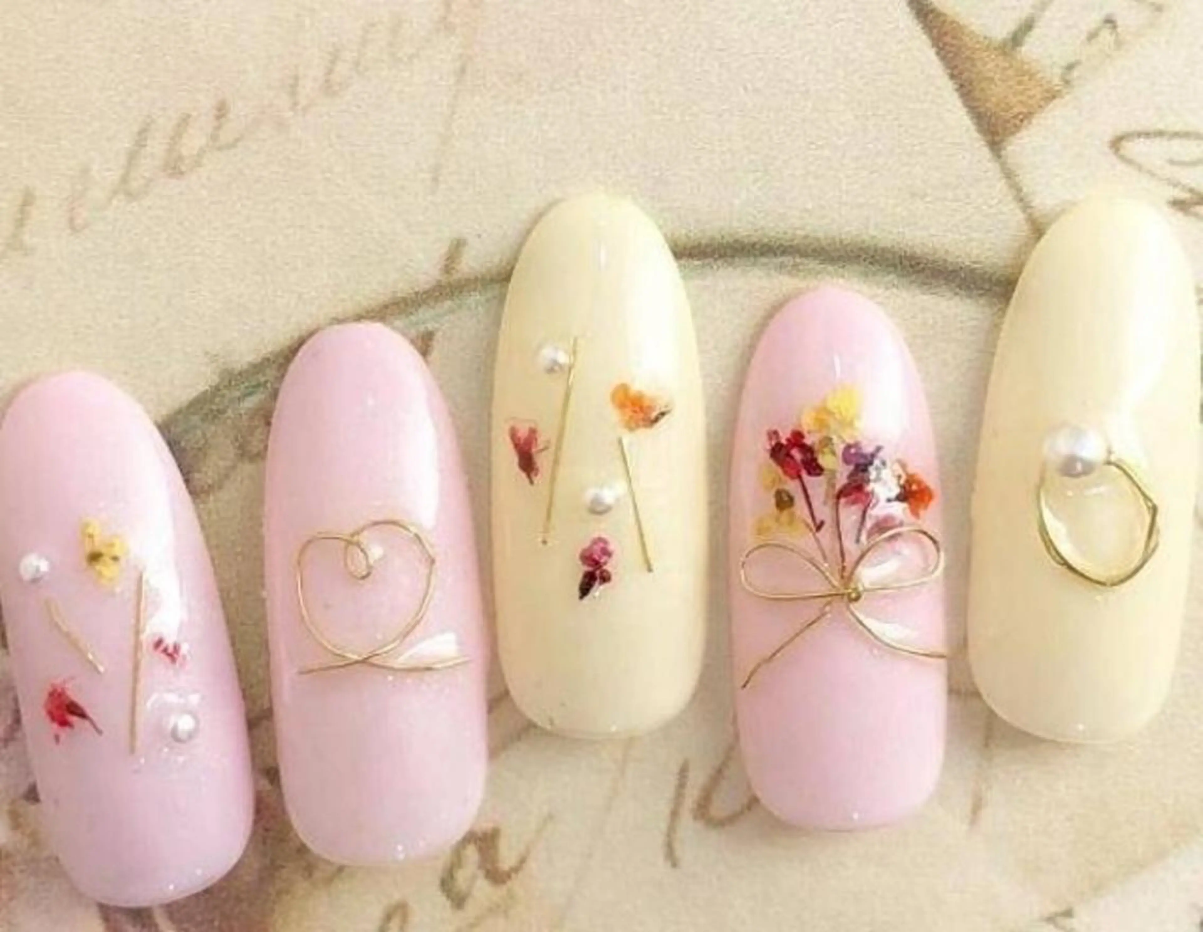 ネイル フラワーネイル privateサロン creaのネイルデザイン