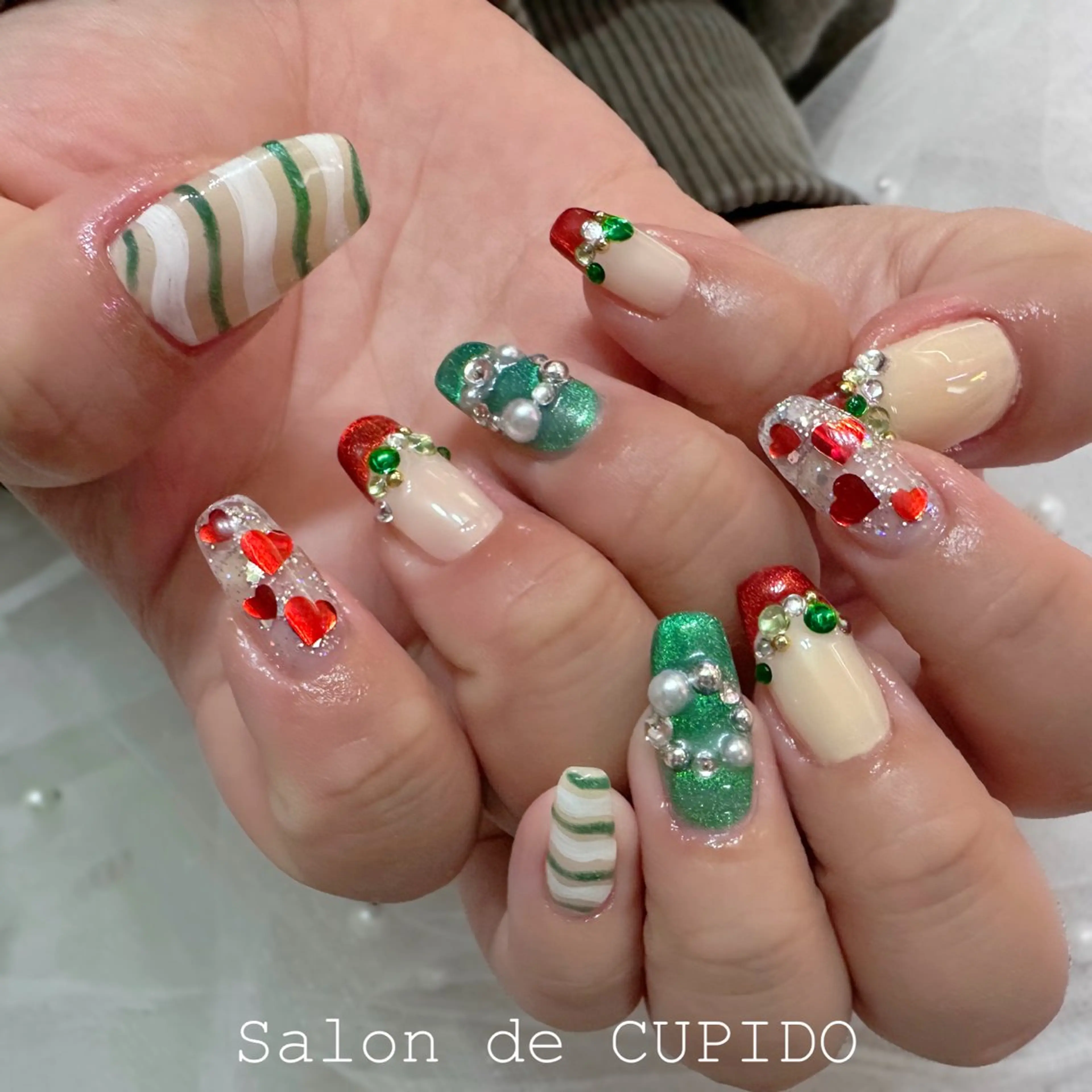 ネイル キラキラネイル 冬ネイル クリスマス Salon de CUPIDOのネイルデザイン