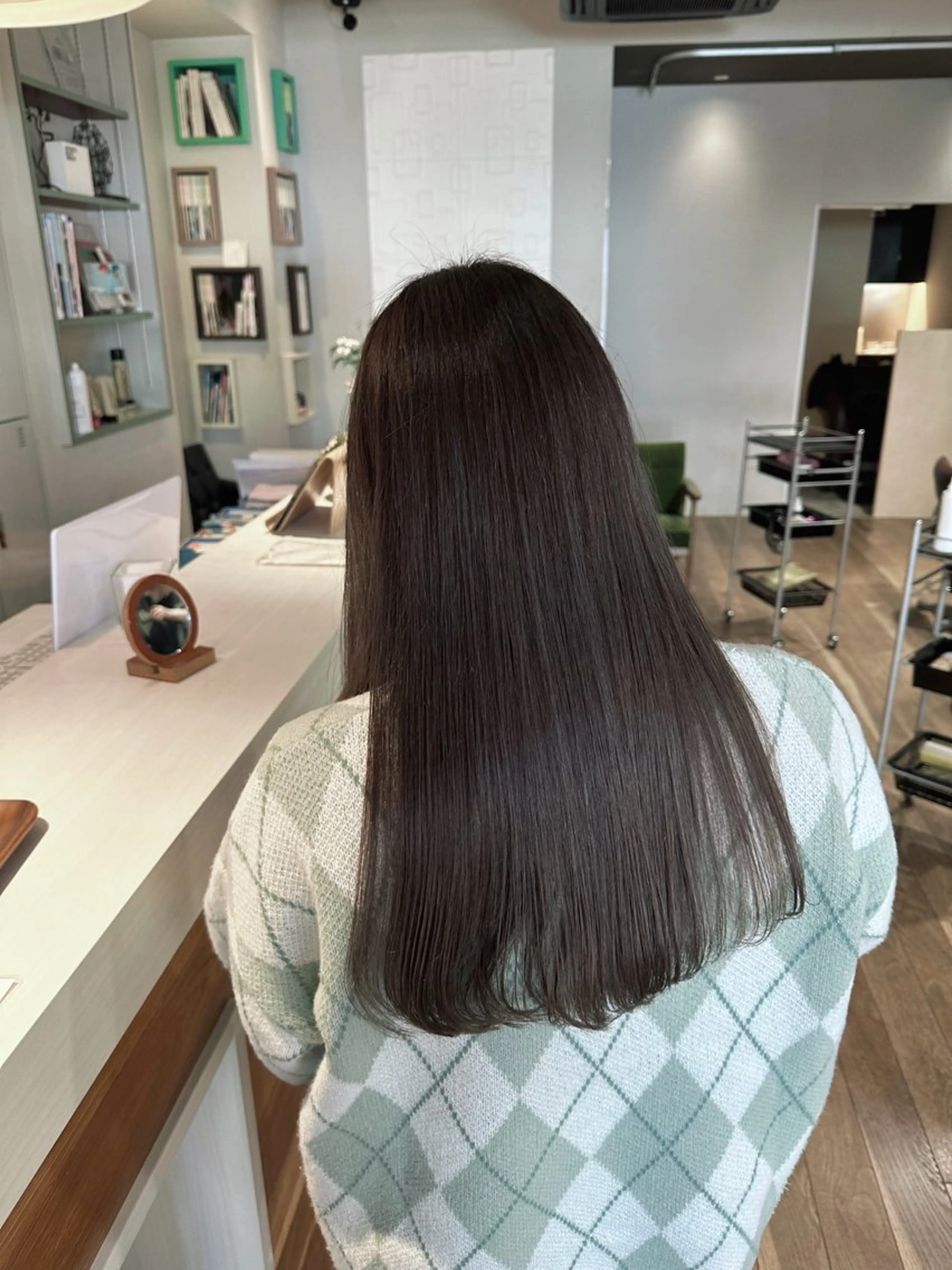 ロング カラー カット ヘアカラー トリートメント 塩澤 榛奈のヘアスタイル