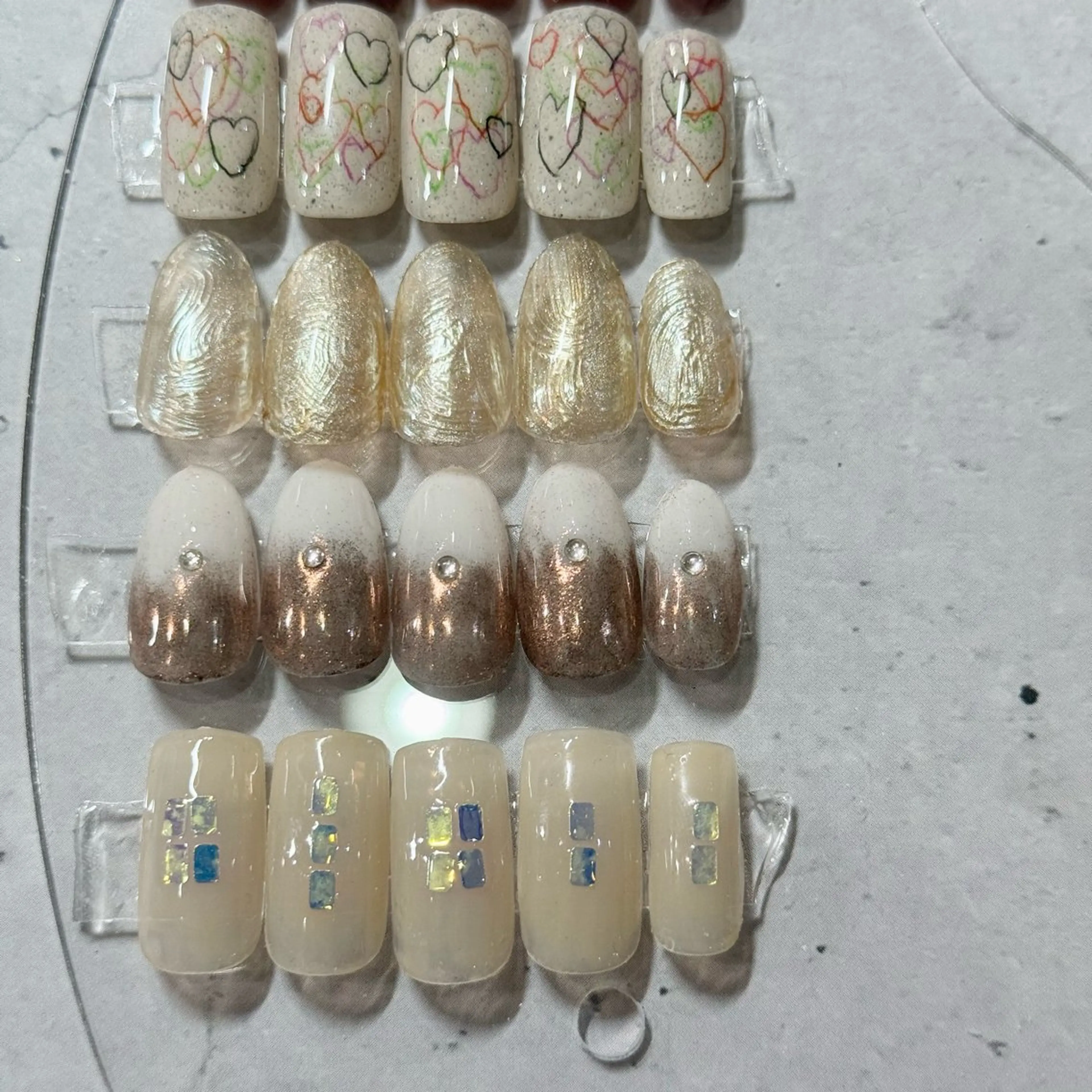 ネイル ハンドネイル chika .のネイルデザイン