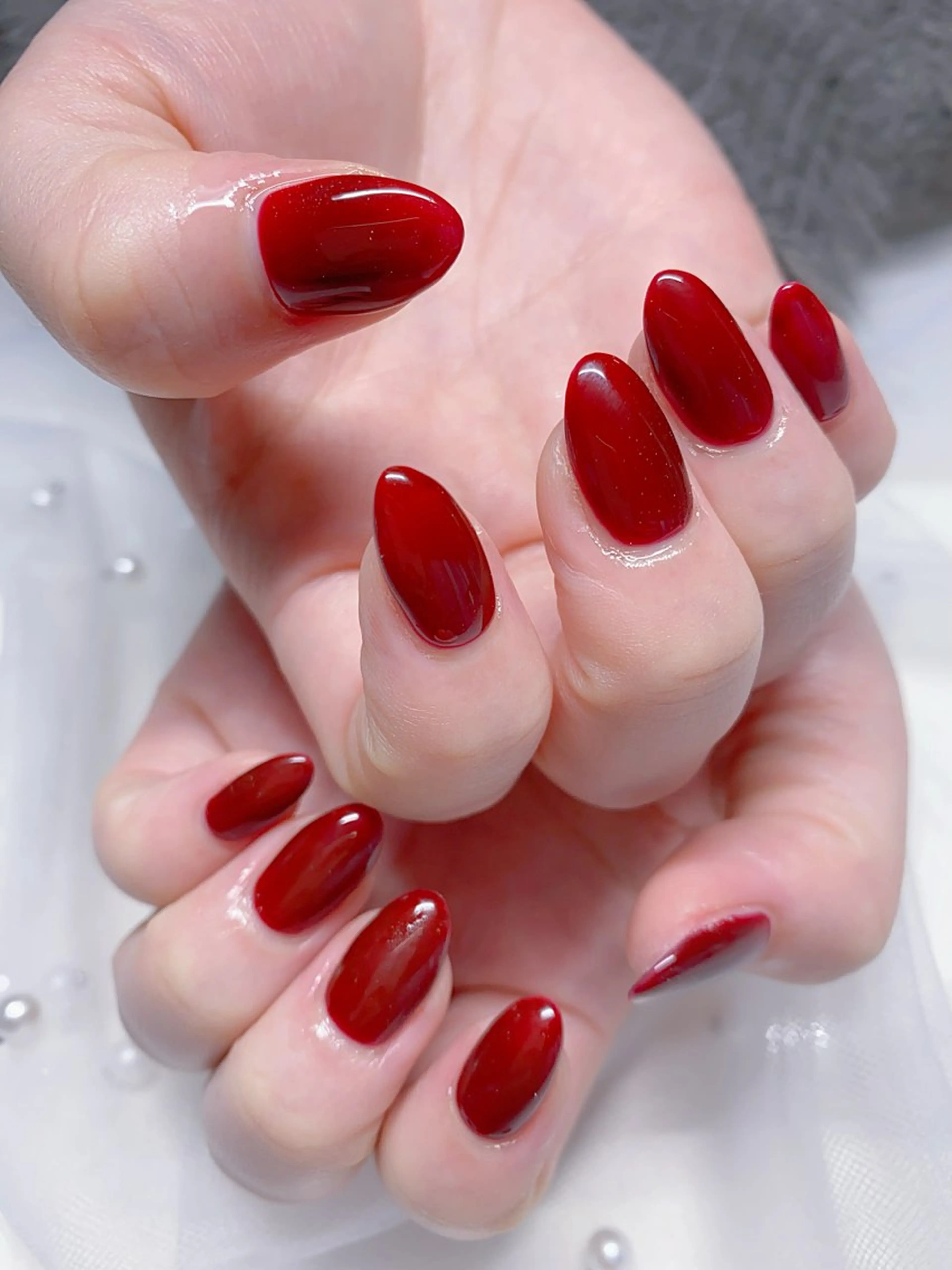 ネイル 赤色 ハンドネイル Jasmine nailsalon所属・ジャスミン ネイルサロンのネイルデザイン