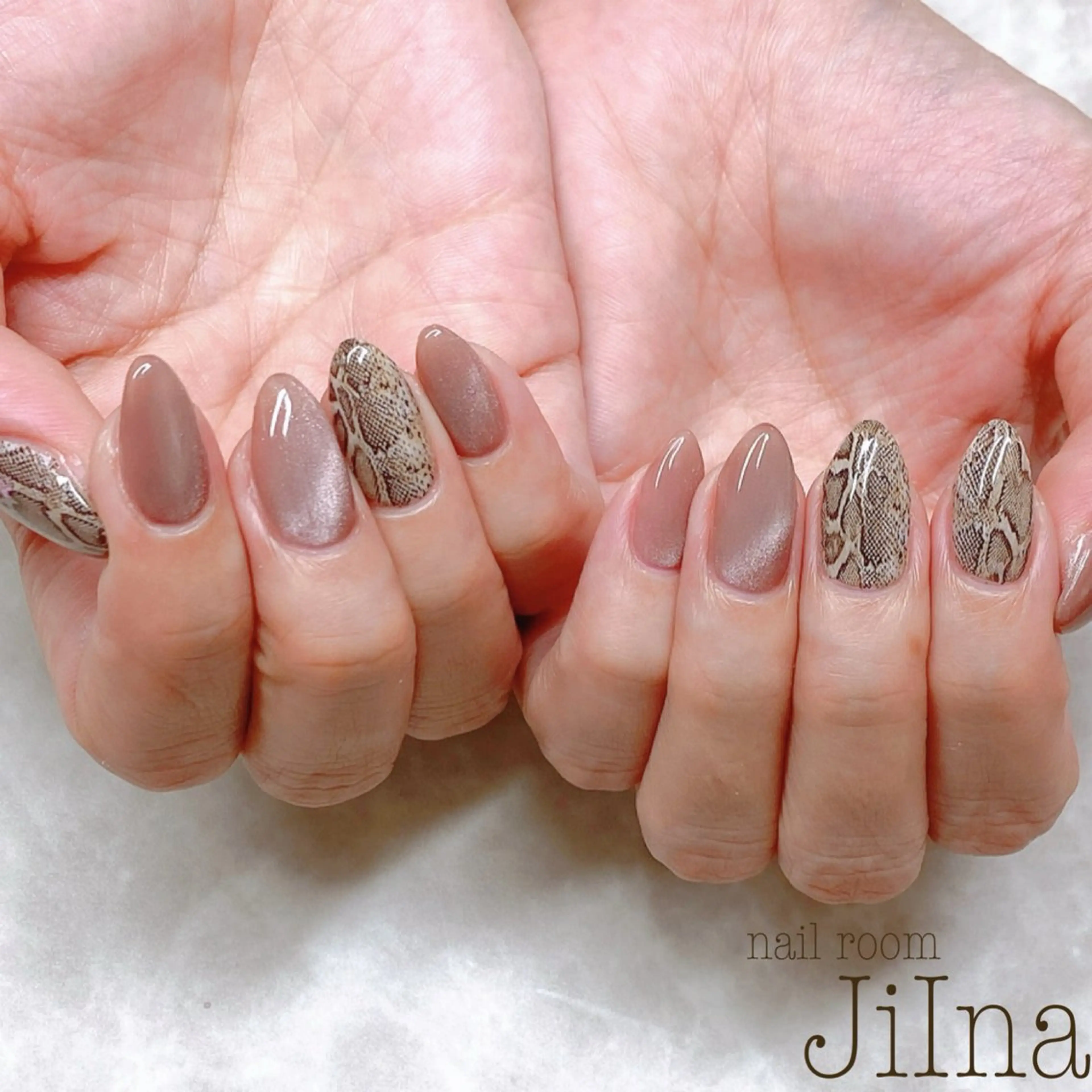 ネイル マグネットネイル JiIna nailのネイルデザイン