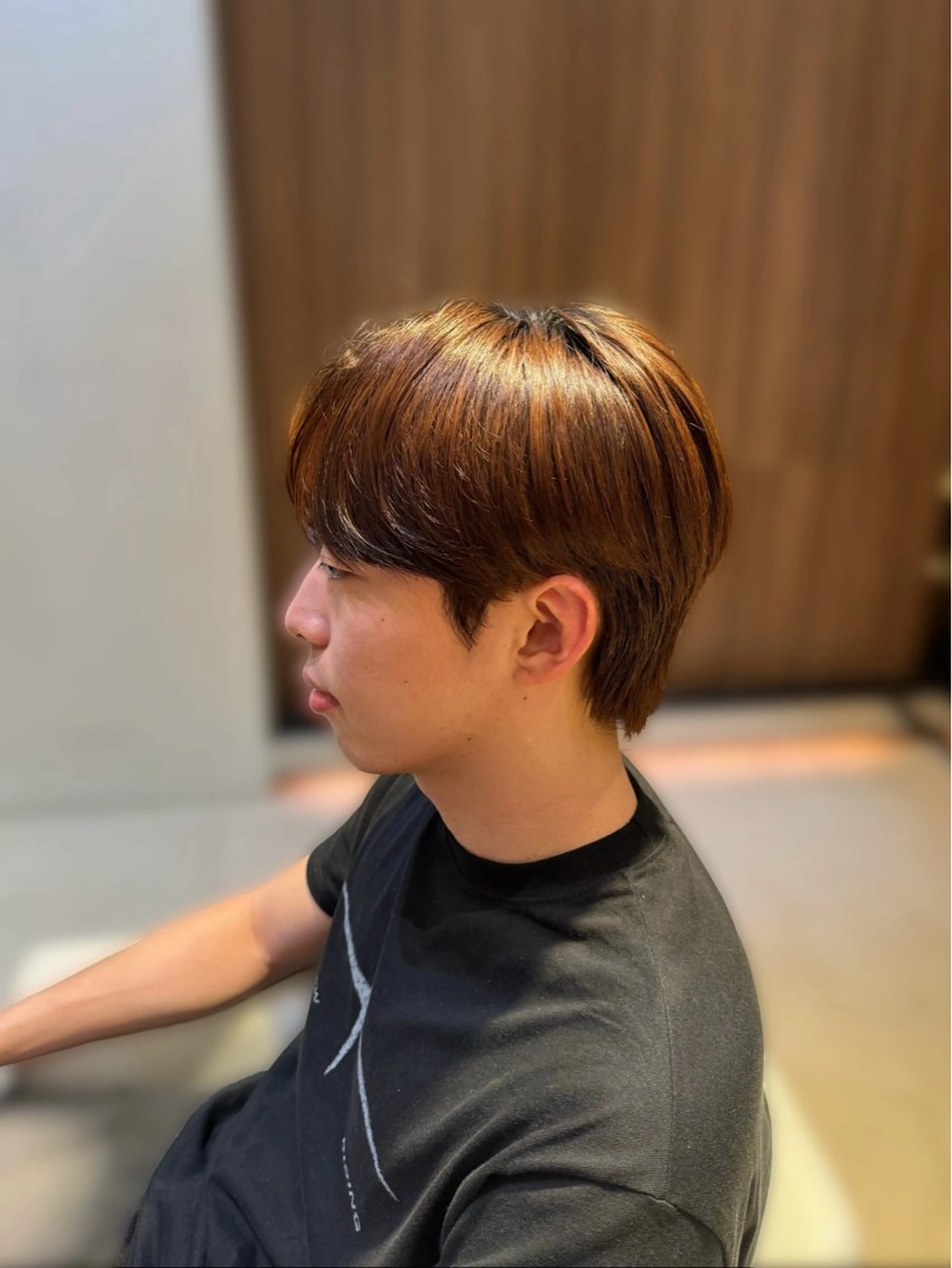 ショート カラー パーマ メンズ センターパート コンマヘア ダウンパーマ カルマパーマ メンズ韓国風 YUKI🇰🇷 カルマ／ダウンパーマのヘアスタイル