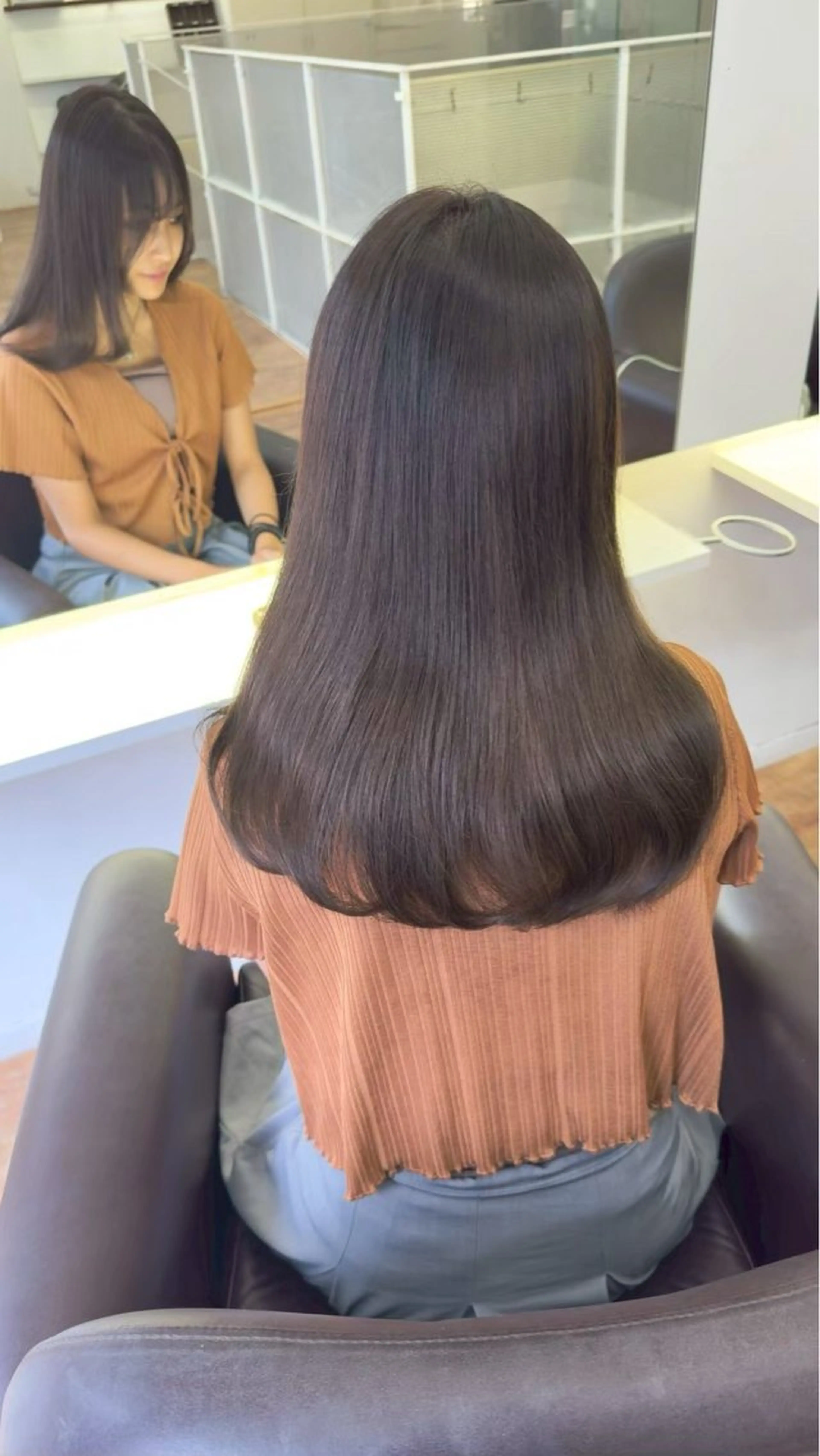 カラー Hip's eyes meiのヘアスタイル