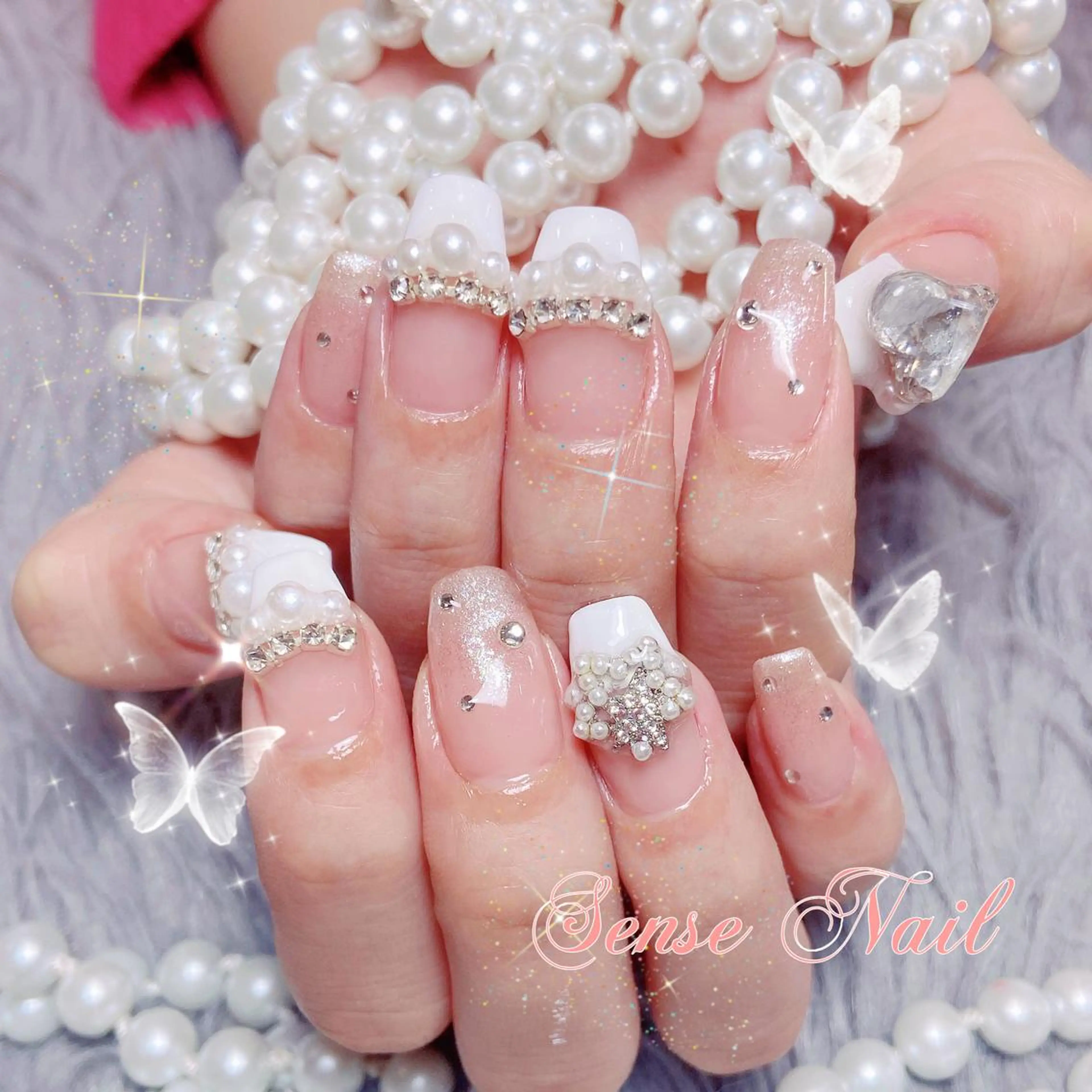 ネイル Queening 🦋のネイルデザイン