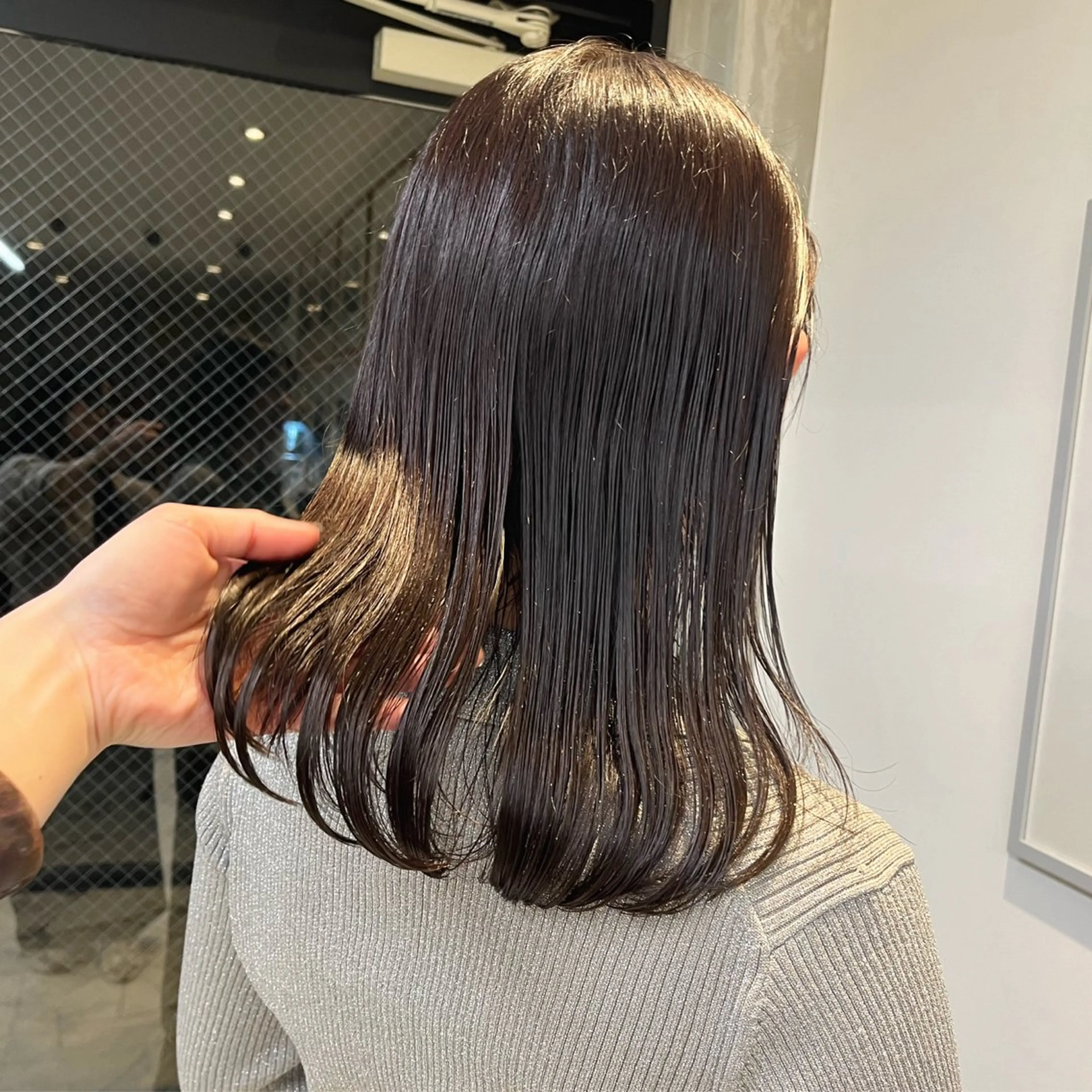 ミディアム カラー ブラウンカラー ショコラブラウン 透明感カラー ココアブラウン ダークブラウン ヘアカラー トリートメント ヘッドスパ ヘアセット カジュアルを女っぽく 𝗮𝘆𝗮𝗰𝗼のヘアスタイル