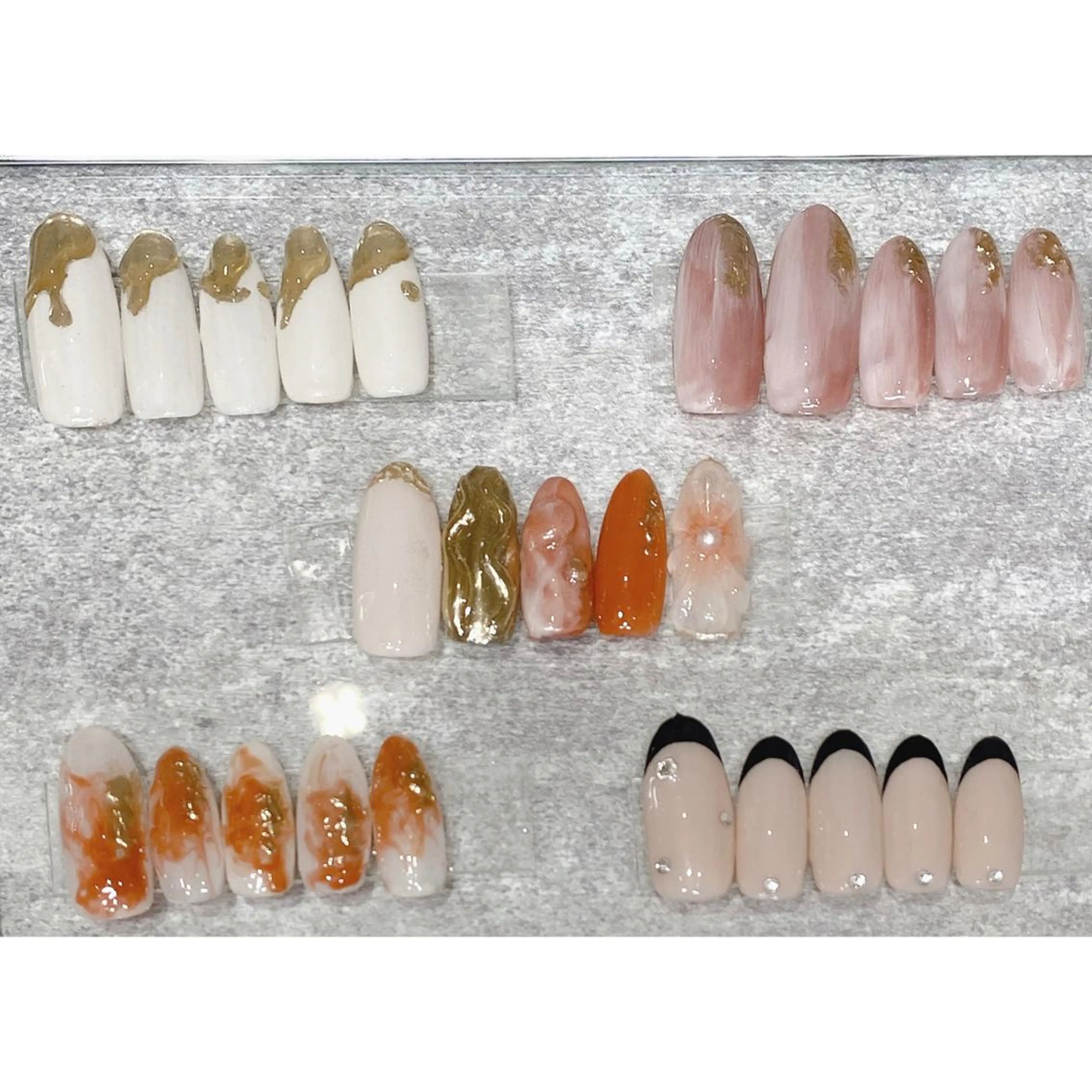 ネイル ラメ(グリッター) ストーンネイル nail chiaのネイルデザイン