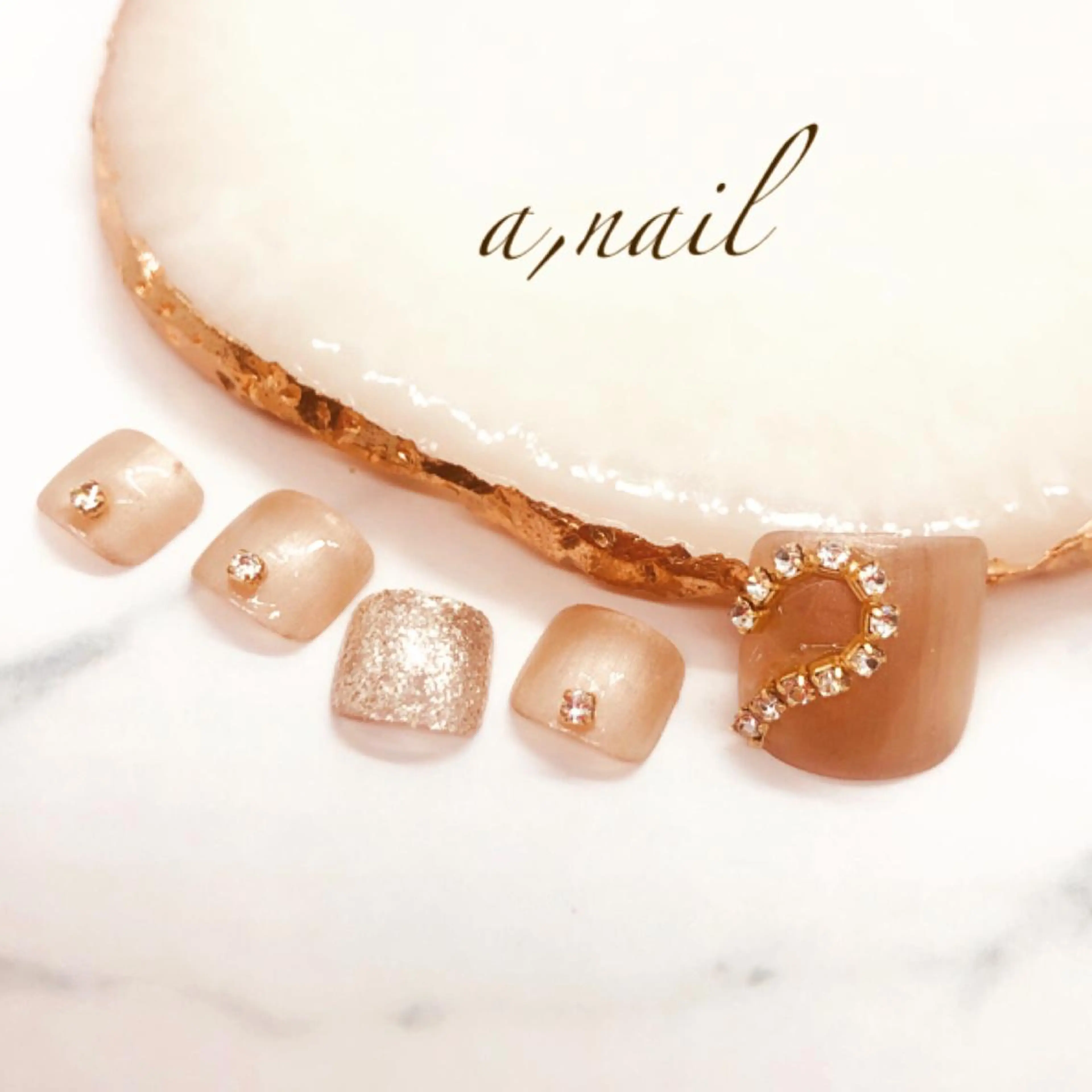 ネイル フットネイル ジェルネイル グラデーション ハート ニュアンスネイル フットネイル ネイルサロン エーネイルのネイルデザイン