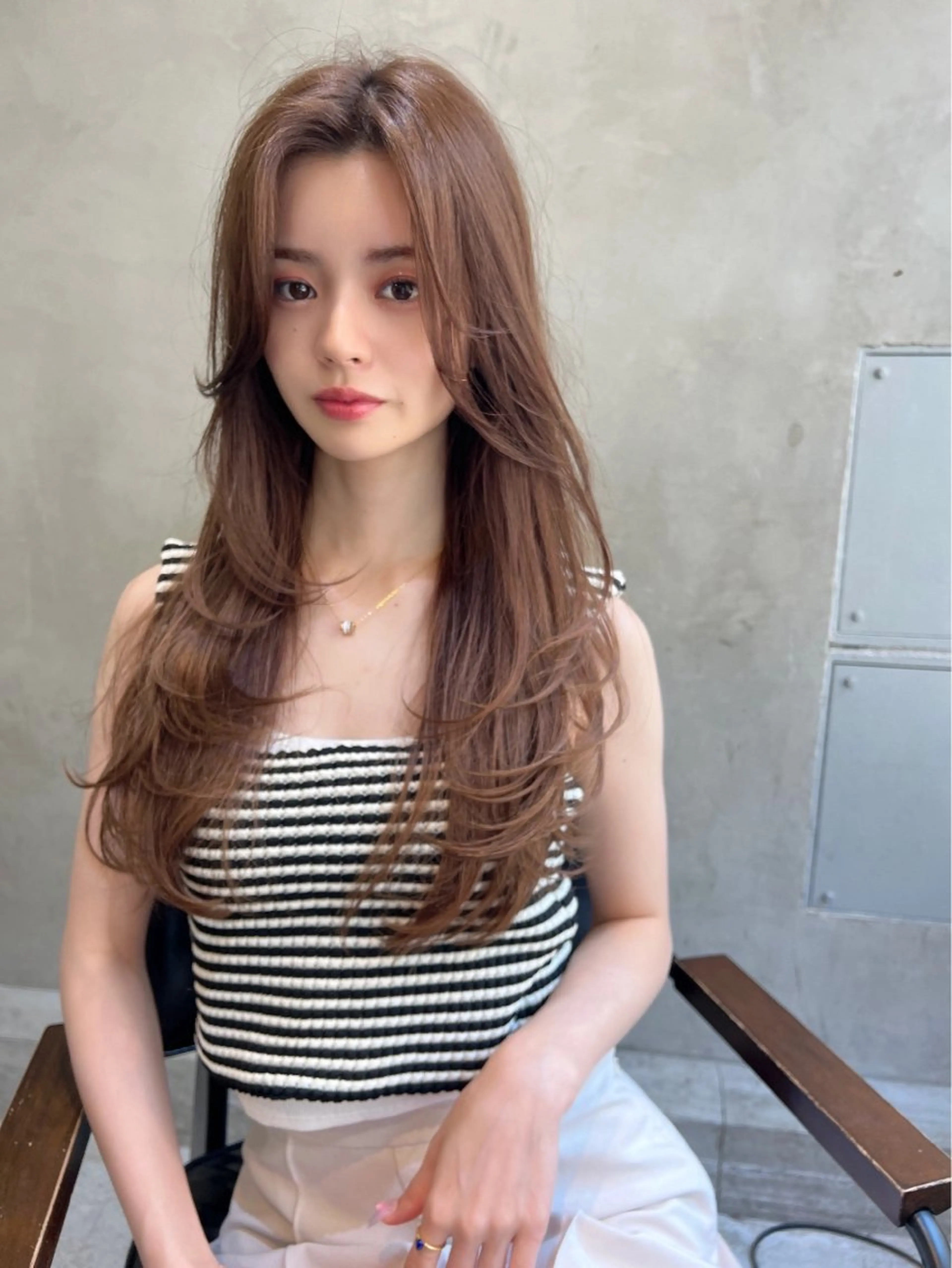 ミディアム カラー 透明感カラー 韓国風ヘア レイヤーカット ⭐️ 美髪矯正 艶カラー ⭐️ユウキのヘアスタイル