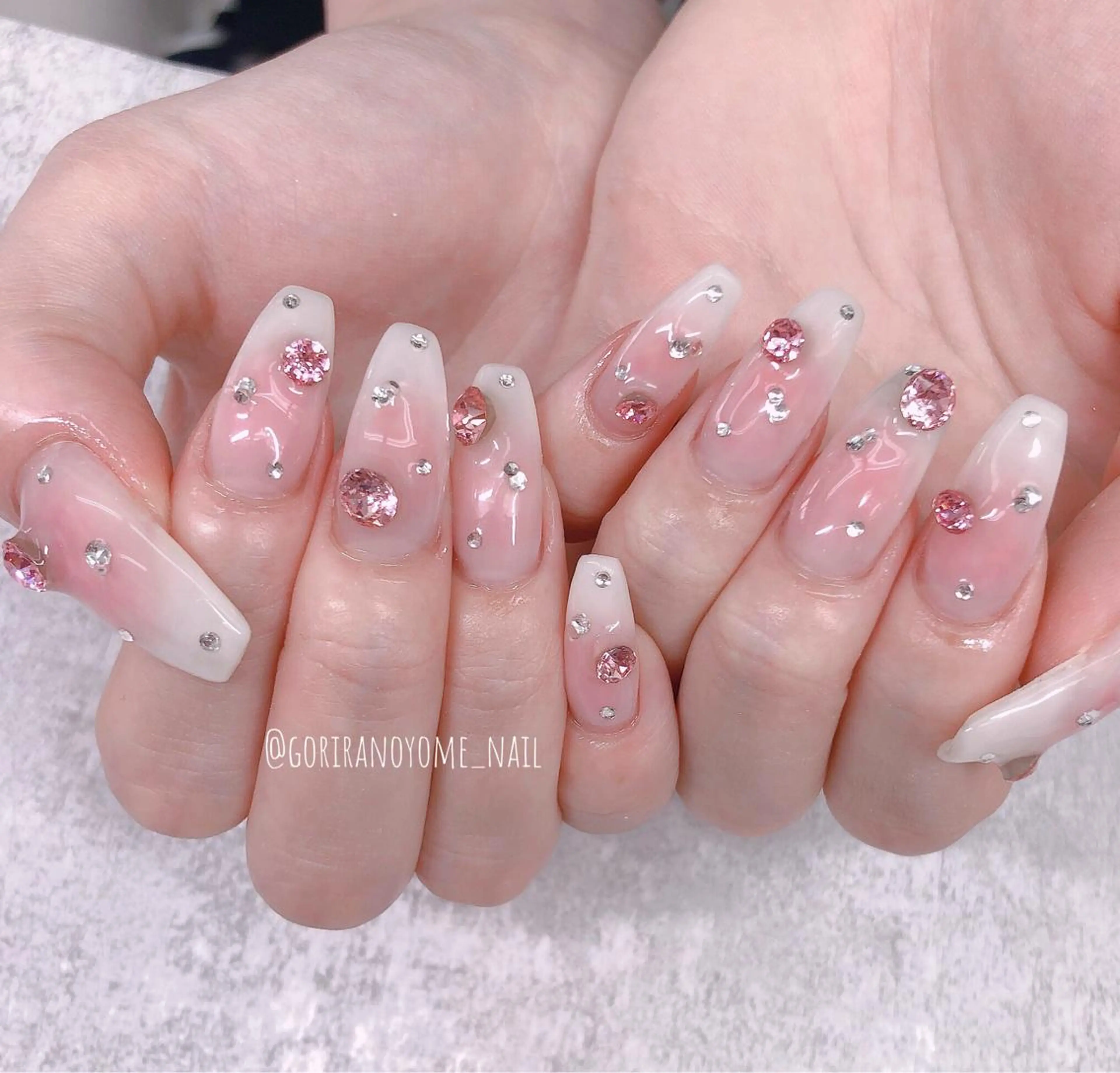 ネイル ロングネイル ハンドネイル フットネイル ナナイチゼロ I.Naoのネイルデザイン