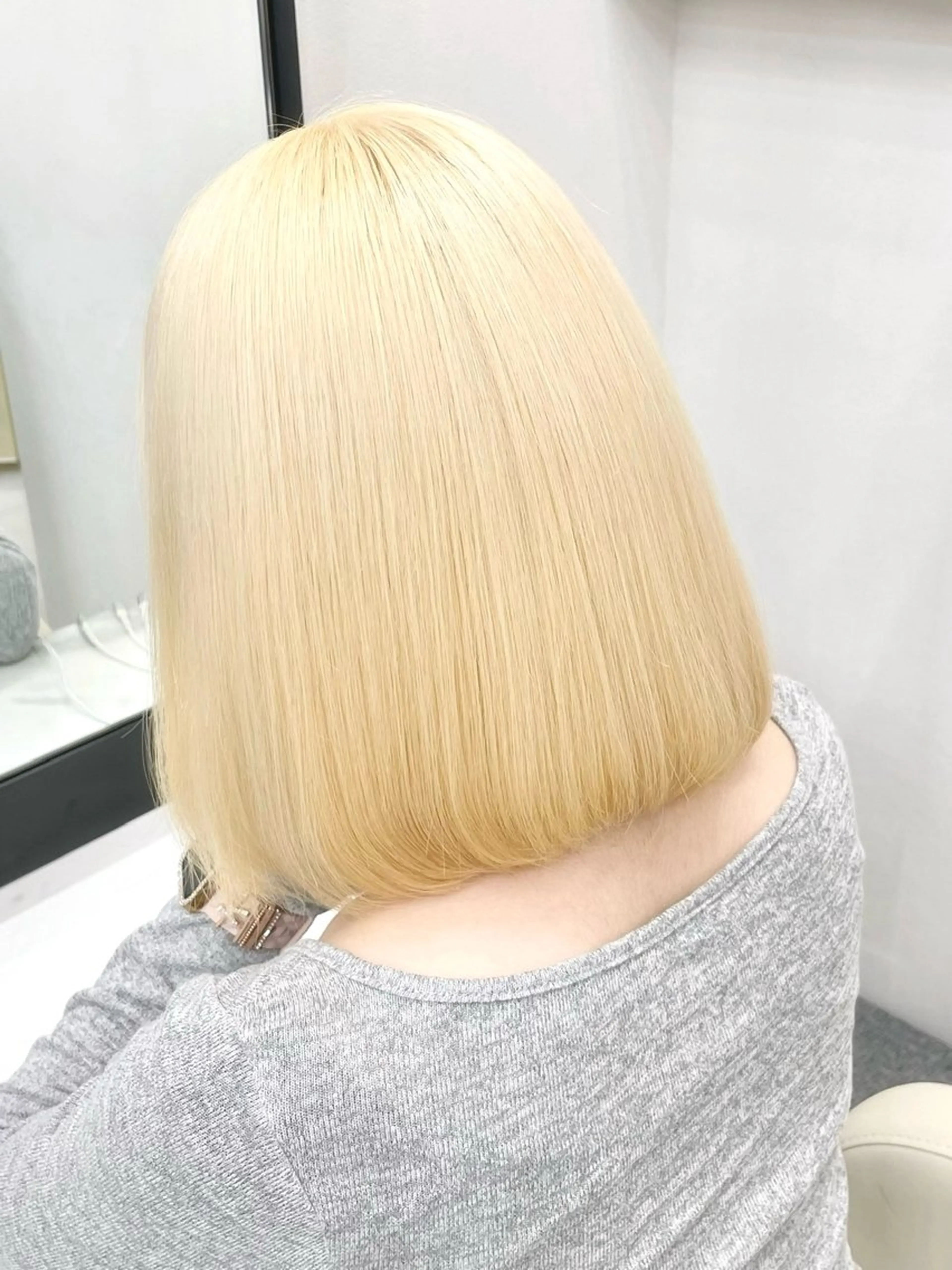 ミディアム wistell所属・ハイトーン/艶カラー sarina🩷のヘアスタイル