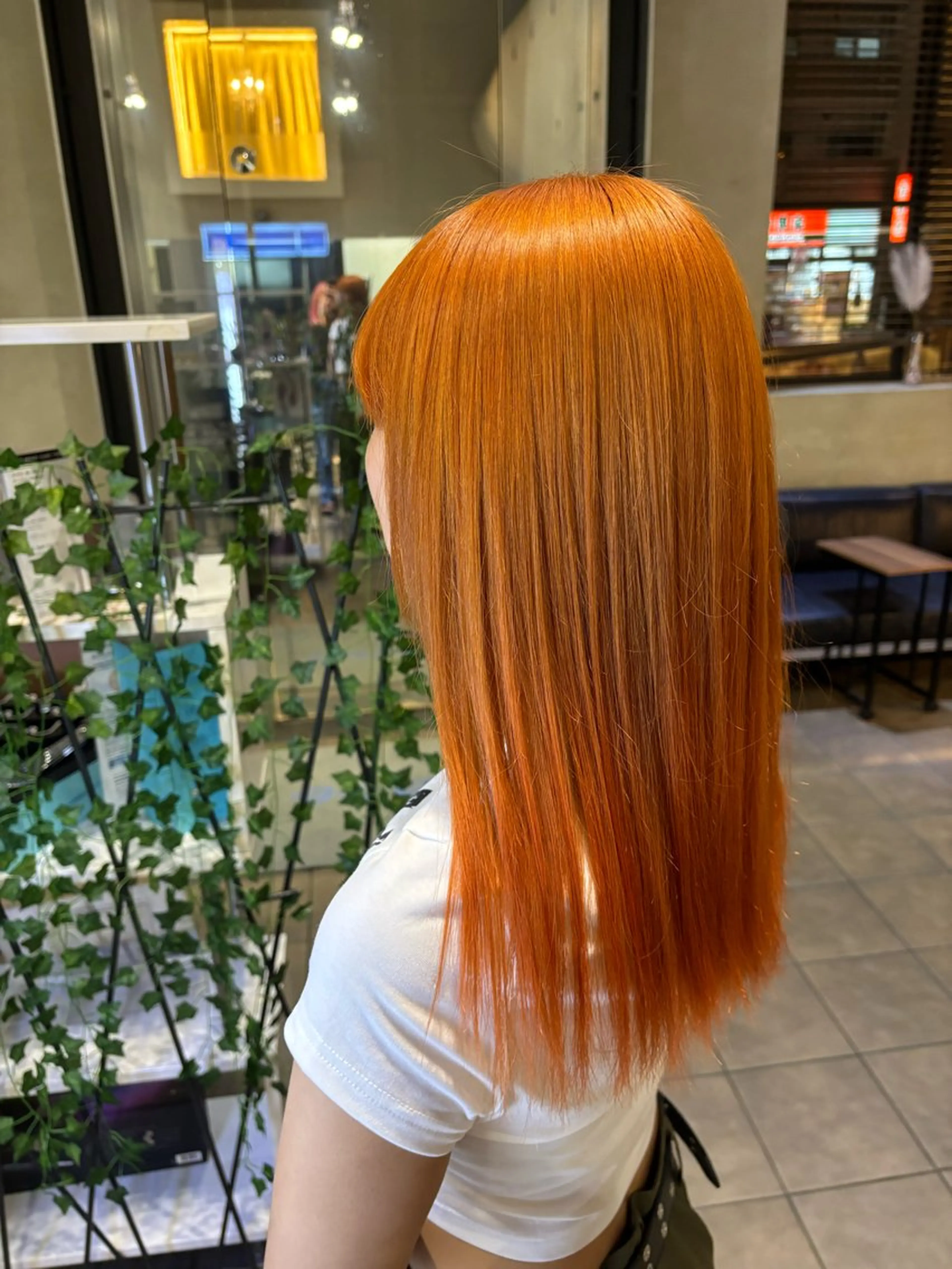 セミロング カラー ブラウンカラー オレンジ オレンジブラウン 茶谷 沙穂のヘアスタイル