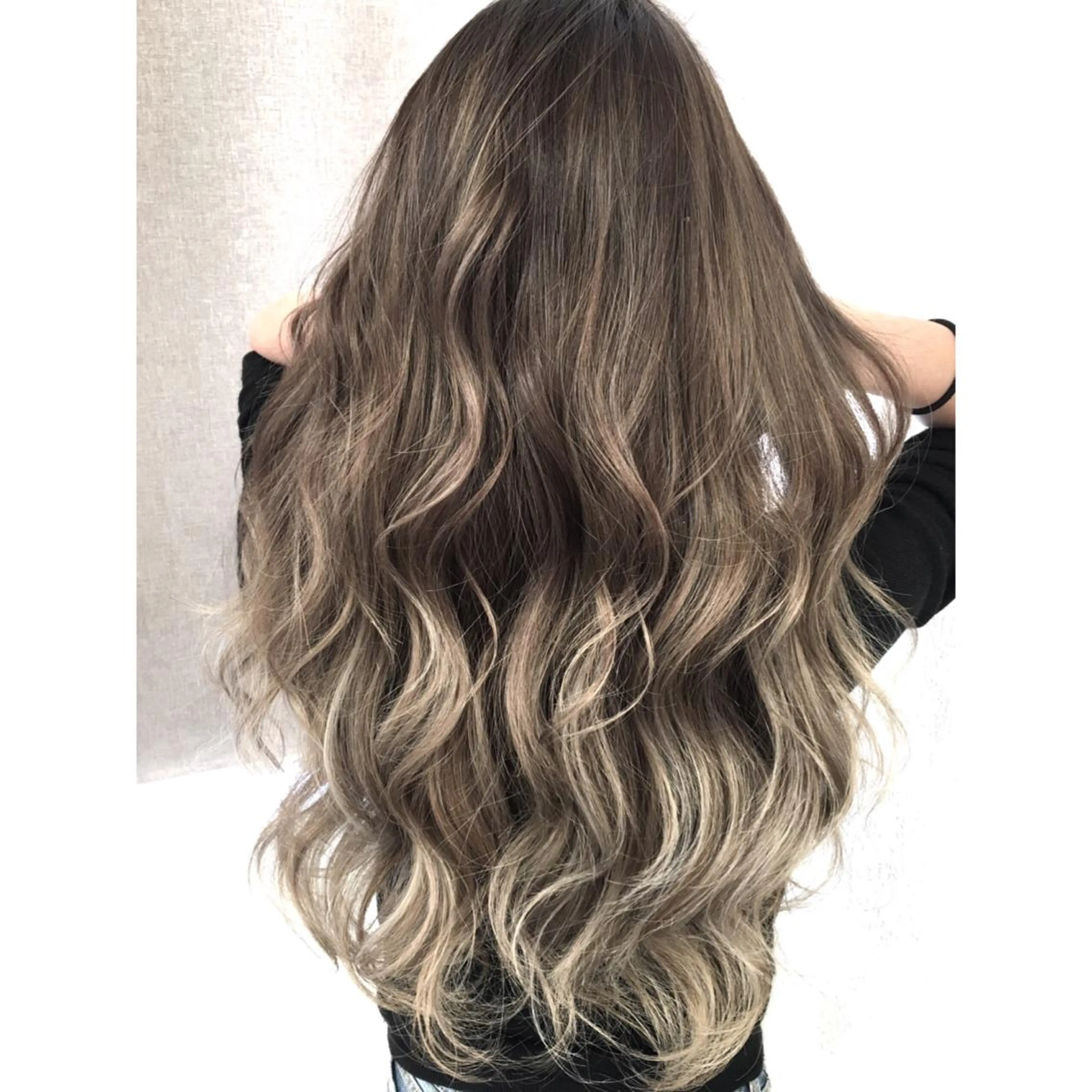 ロング カラー バレイヤージュ ベージュカラー レイヤーカット ヘアカラー トリートメント 井上 一平のヘアスタイル