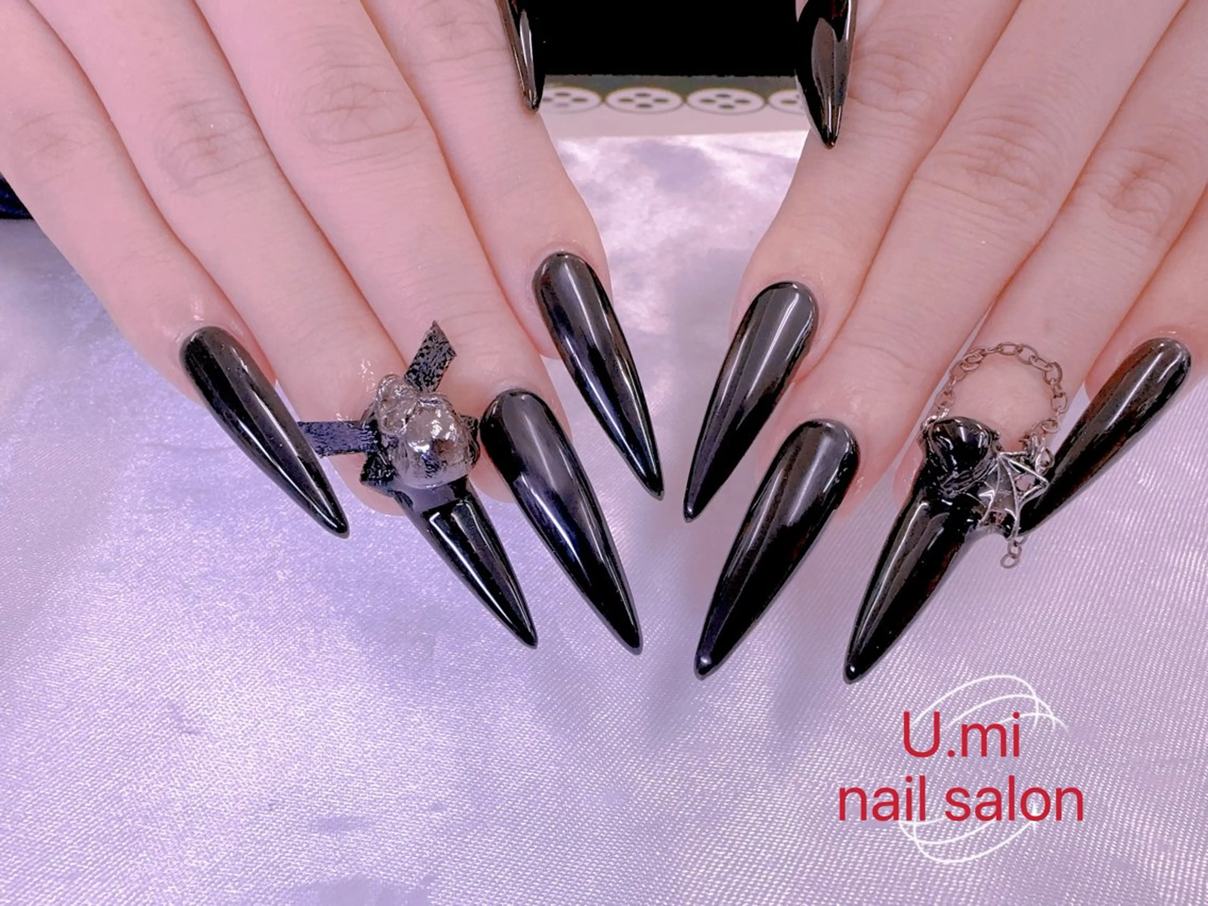 ネイル UMI ネイルサロン新宿🎀のネイルデザイン