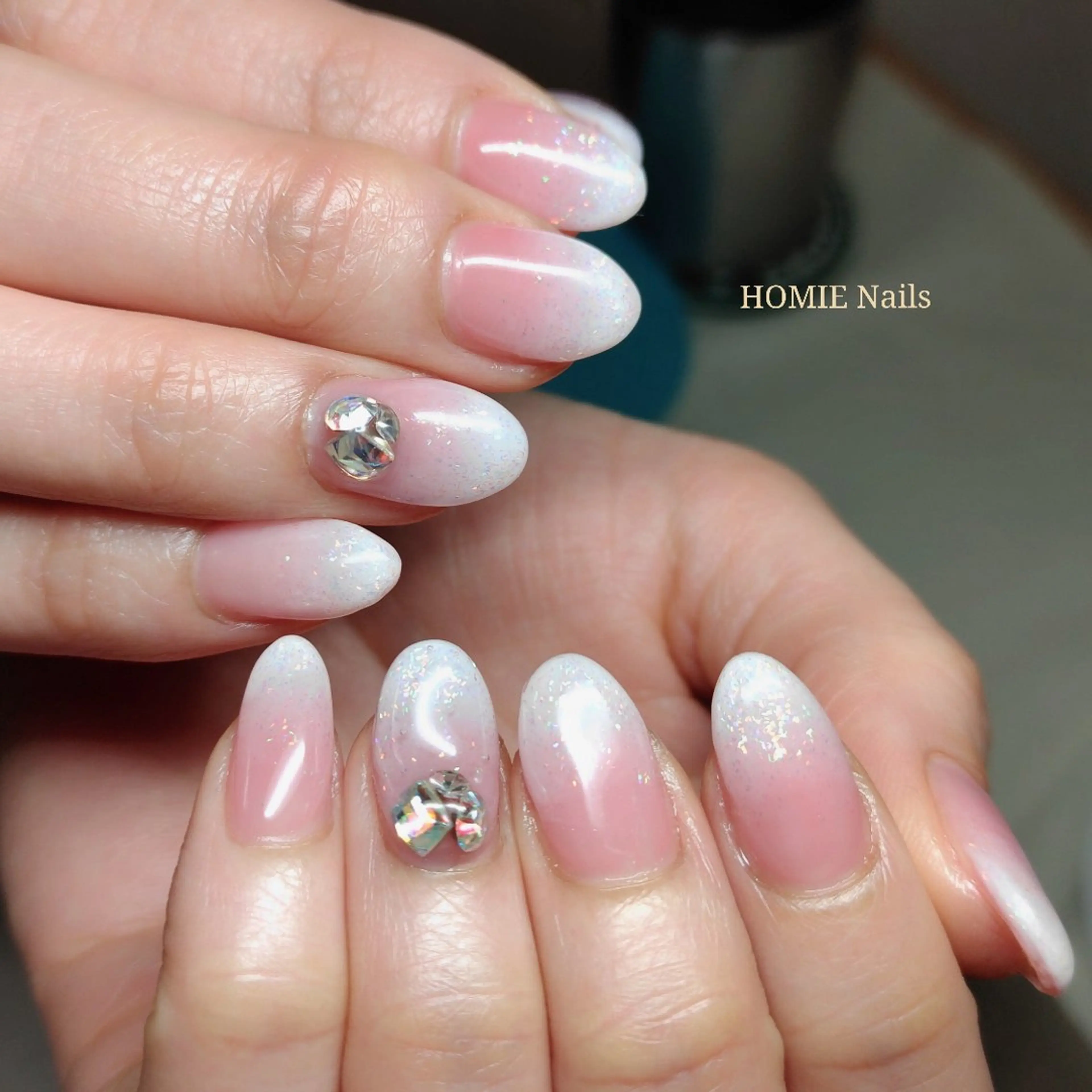 ネイル ラメ(グリッター) ストーンネイル オフザリップパーク Asamiのネイルデザイン