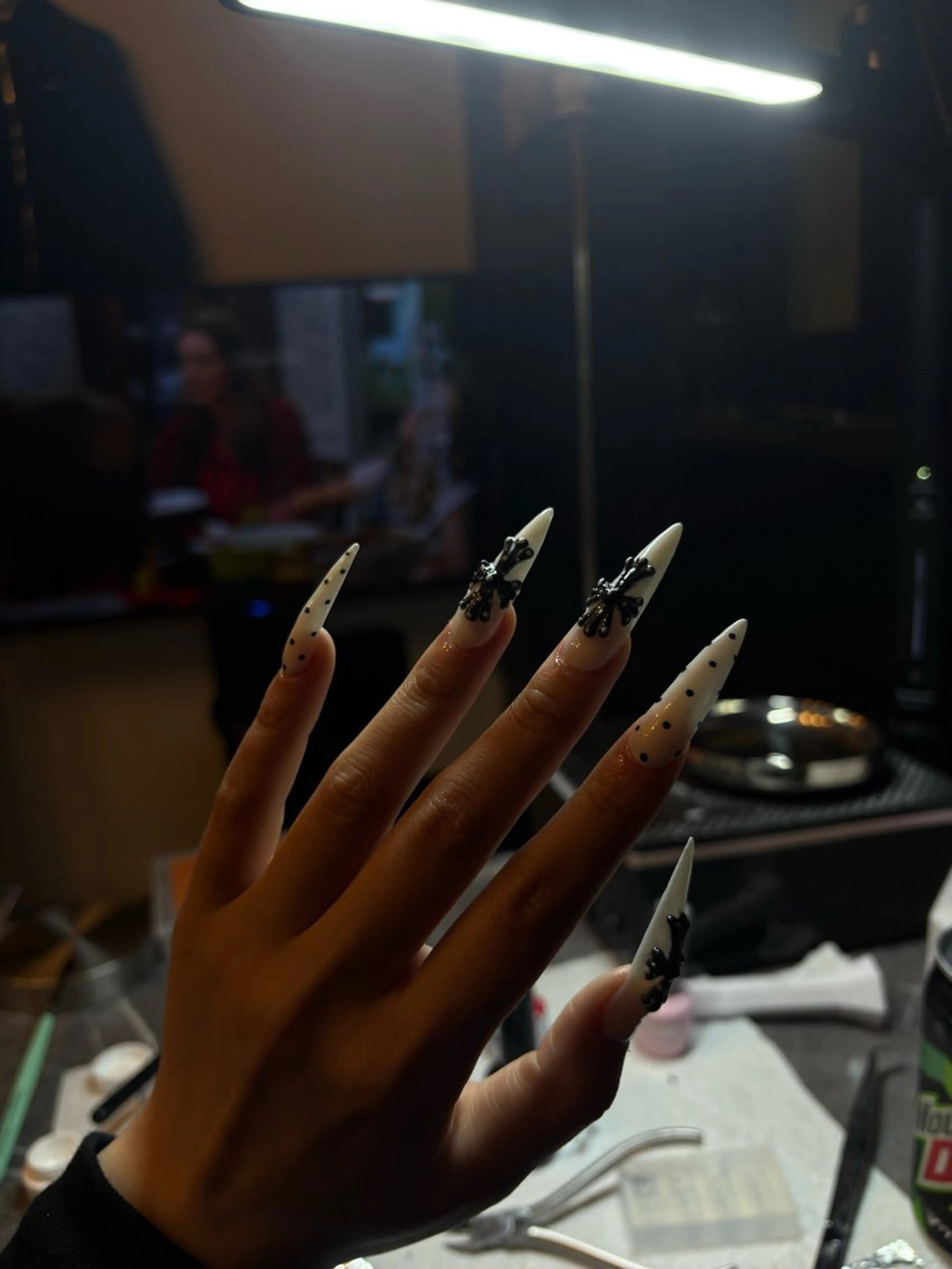 ネイル ドット Aulu'b Beauty所属・Aulu’b Nonokaのネイルデザイン