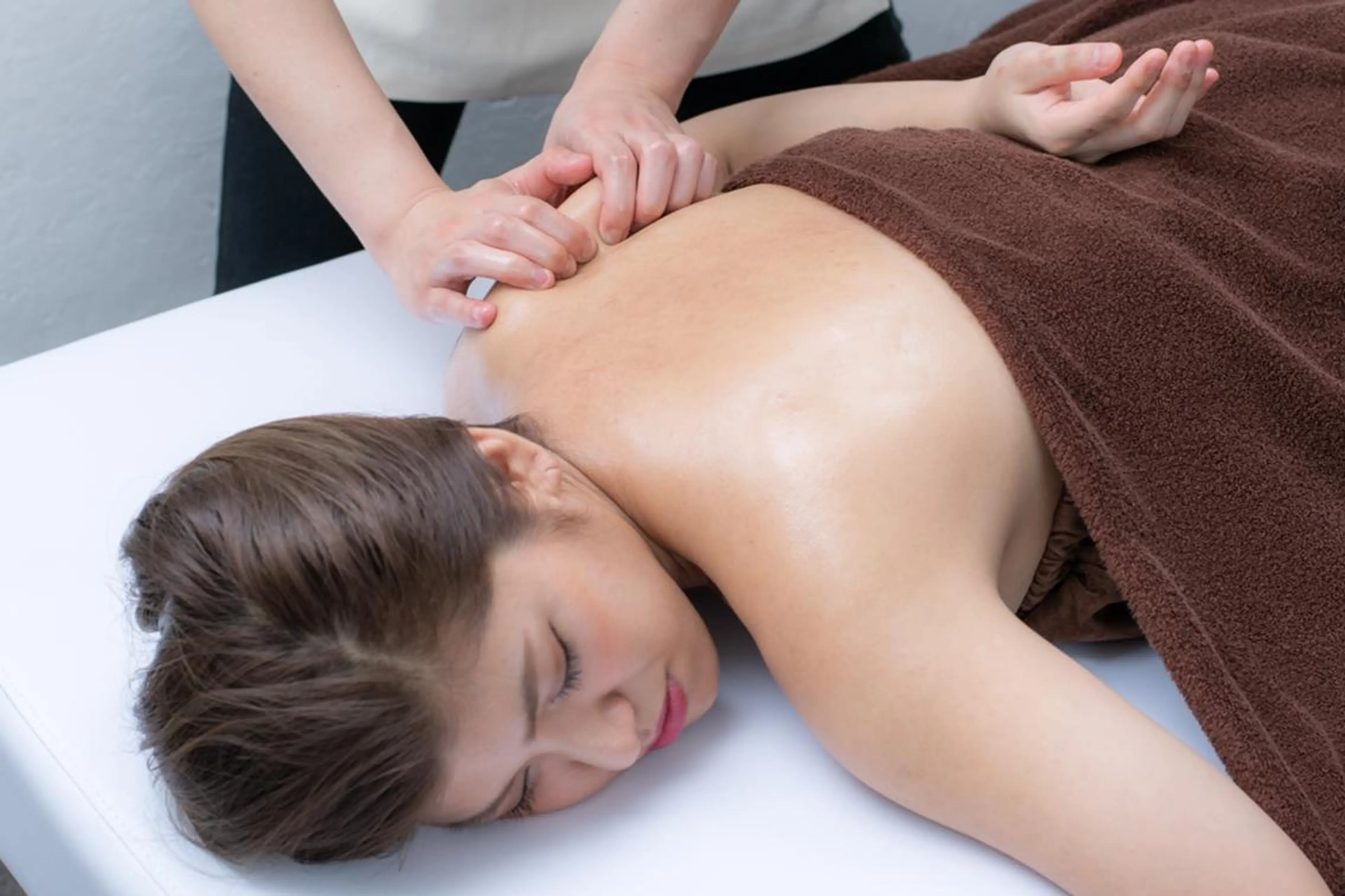 小顔整体コルギ＋肩甲骨背面リンパ70分　5800円→4500円の写真