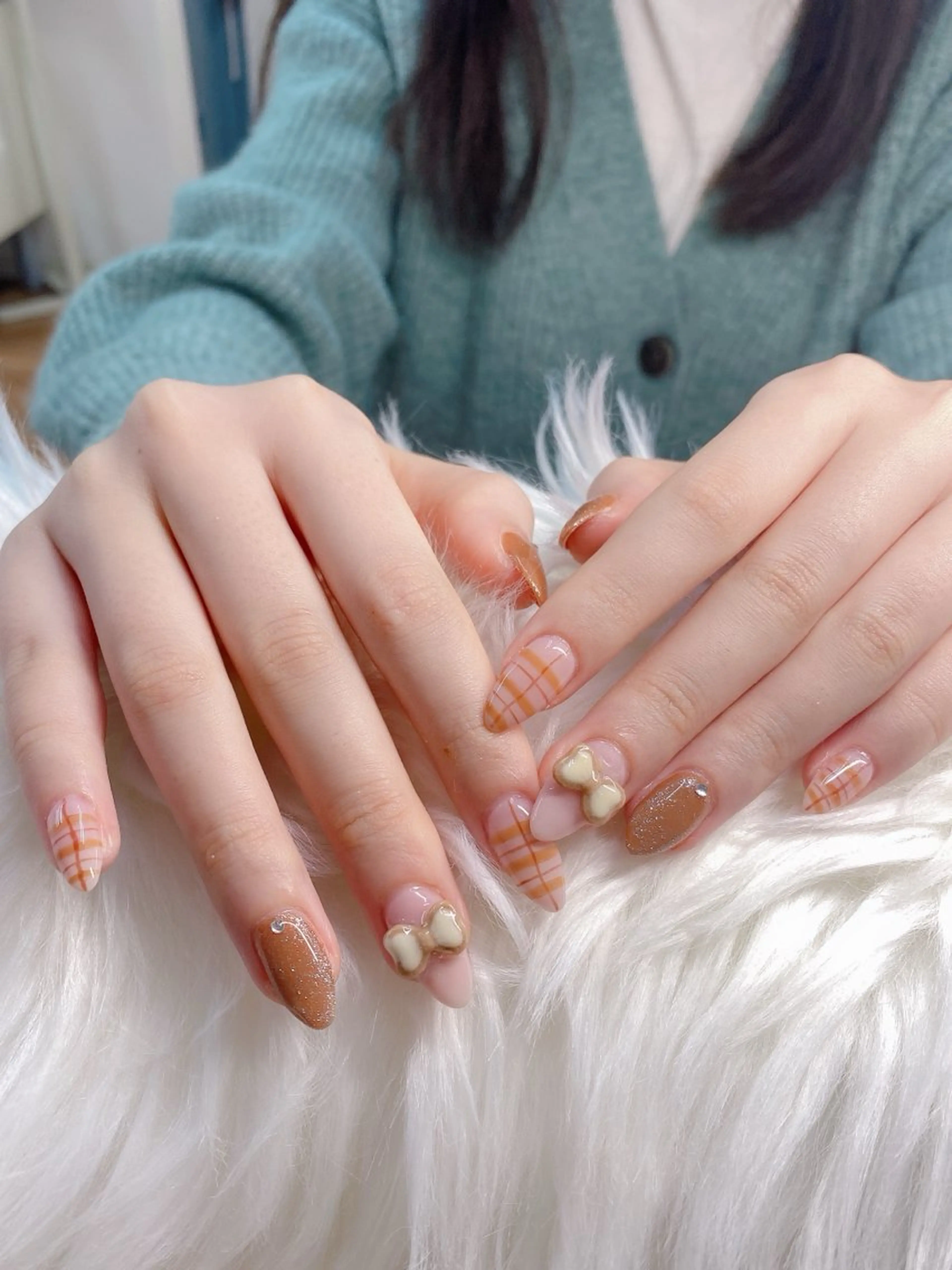 ネイル フレンチネイル グラデーション キラキラネイル 韓国ネイル マグネットネイル ハンドネイル ハンドケア Hara Nail 【パラジェル使用】のネイルデザイン