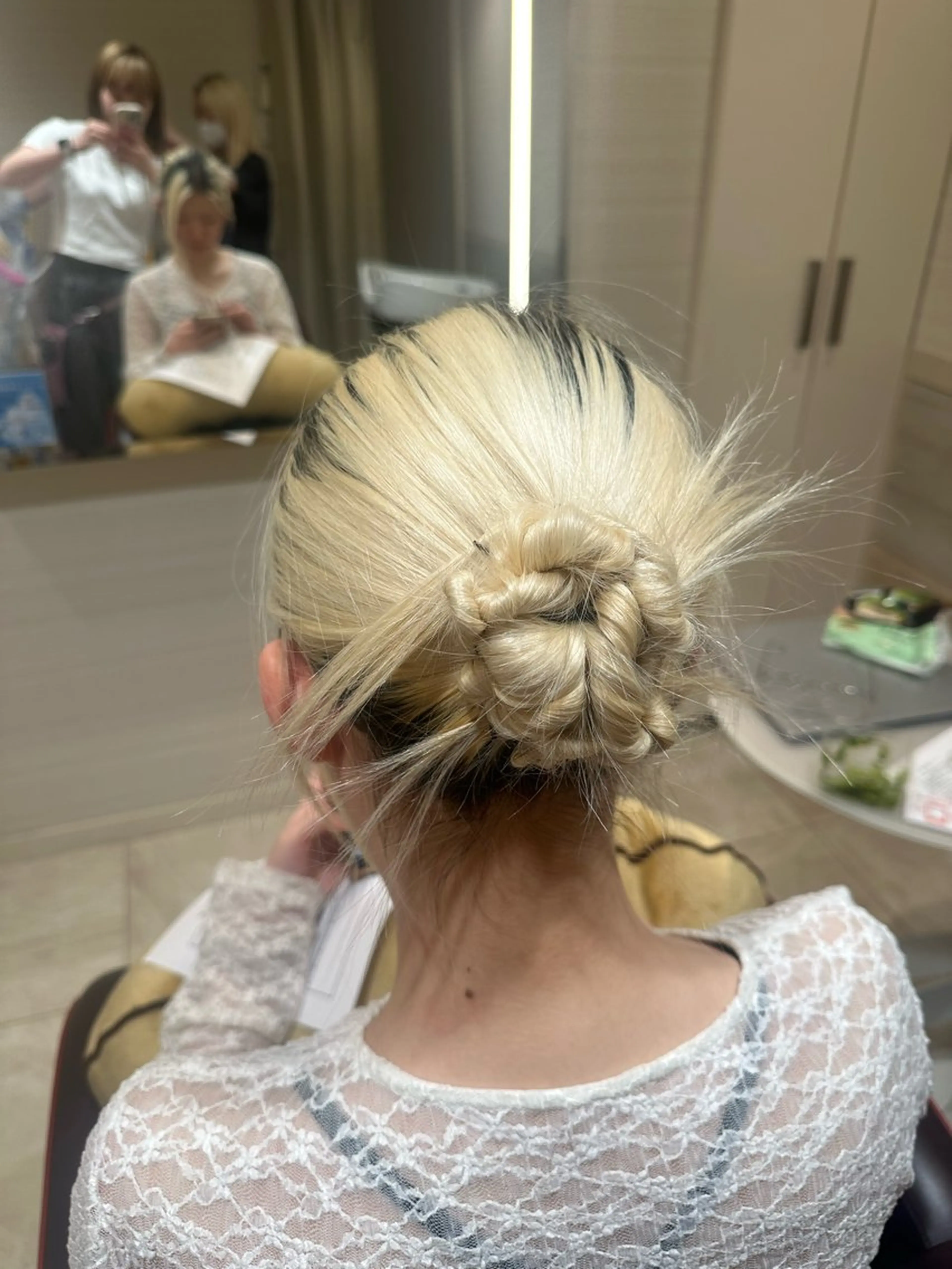 ロング カラー ヘアアレンジ タイトボブ個性派カラ ーAKANEのヘアスタイル